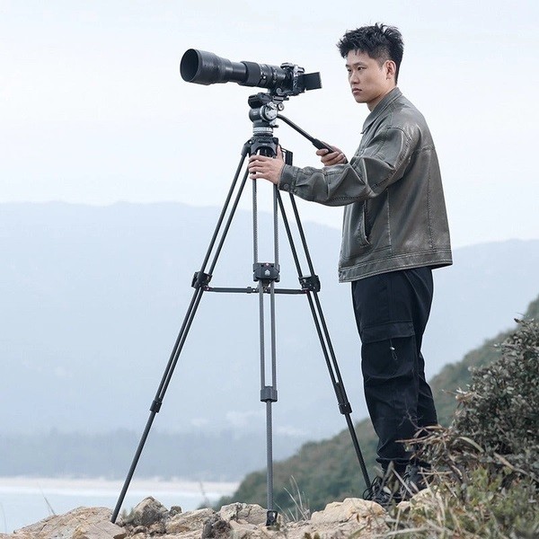 Chân quay Tripod Ulanzi T046 VideoFast Heavy Duty chất liệu Carbon Fiber 164cm