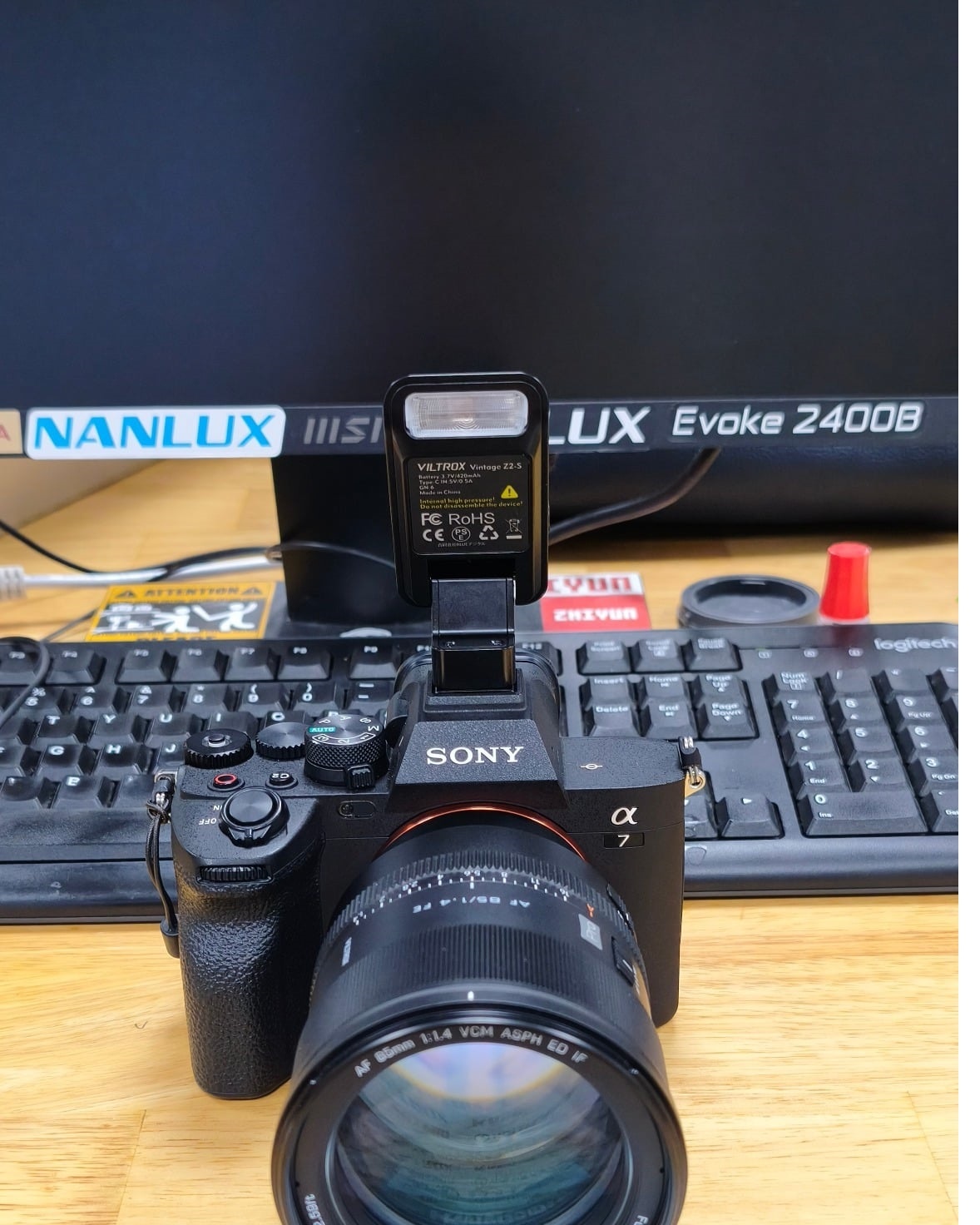 Đèn Flash Viltrox Vintage Z2 (Mẫu mới 2026) Auto TTL Cho Máy Ảnh Sony, Fujifilm, Nikon, Canon - Chính Hãng