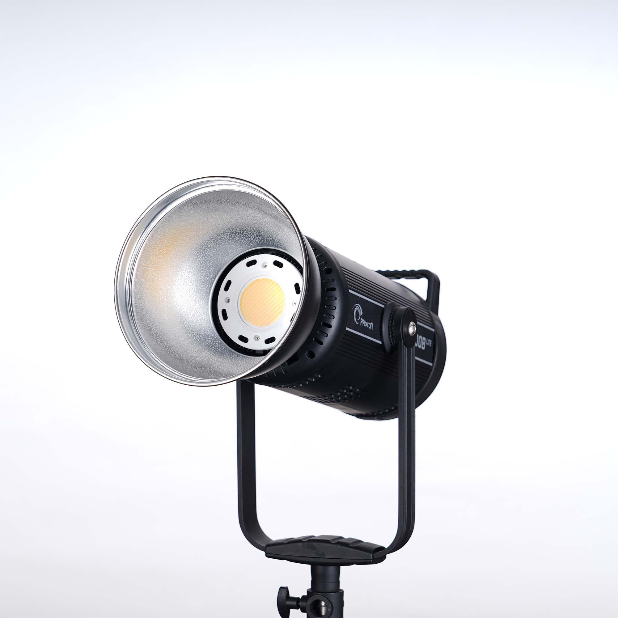 Đèn led Proton Xlite X-200Bi 2800K-6500K
