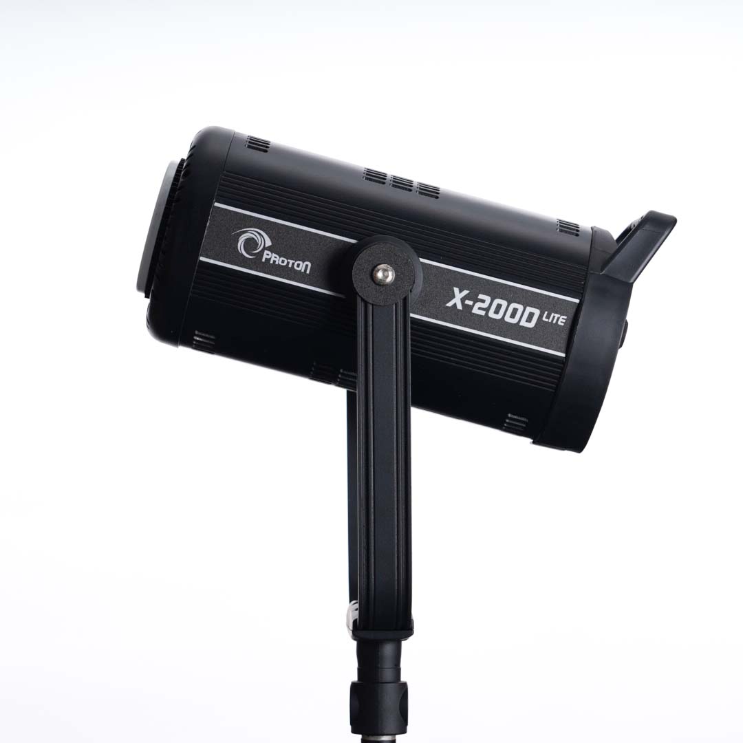 Đèn led Proton Xlite X-200D 5600K