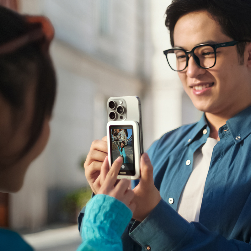 Insta360 Snap (Selfie Screen with Light)