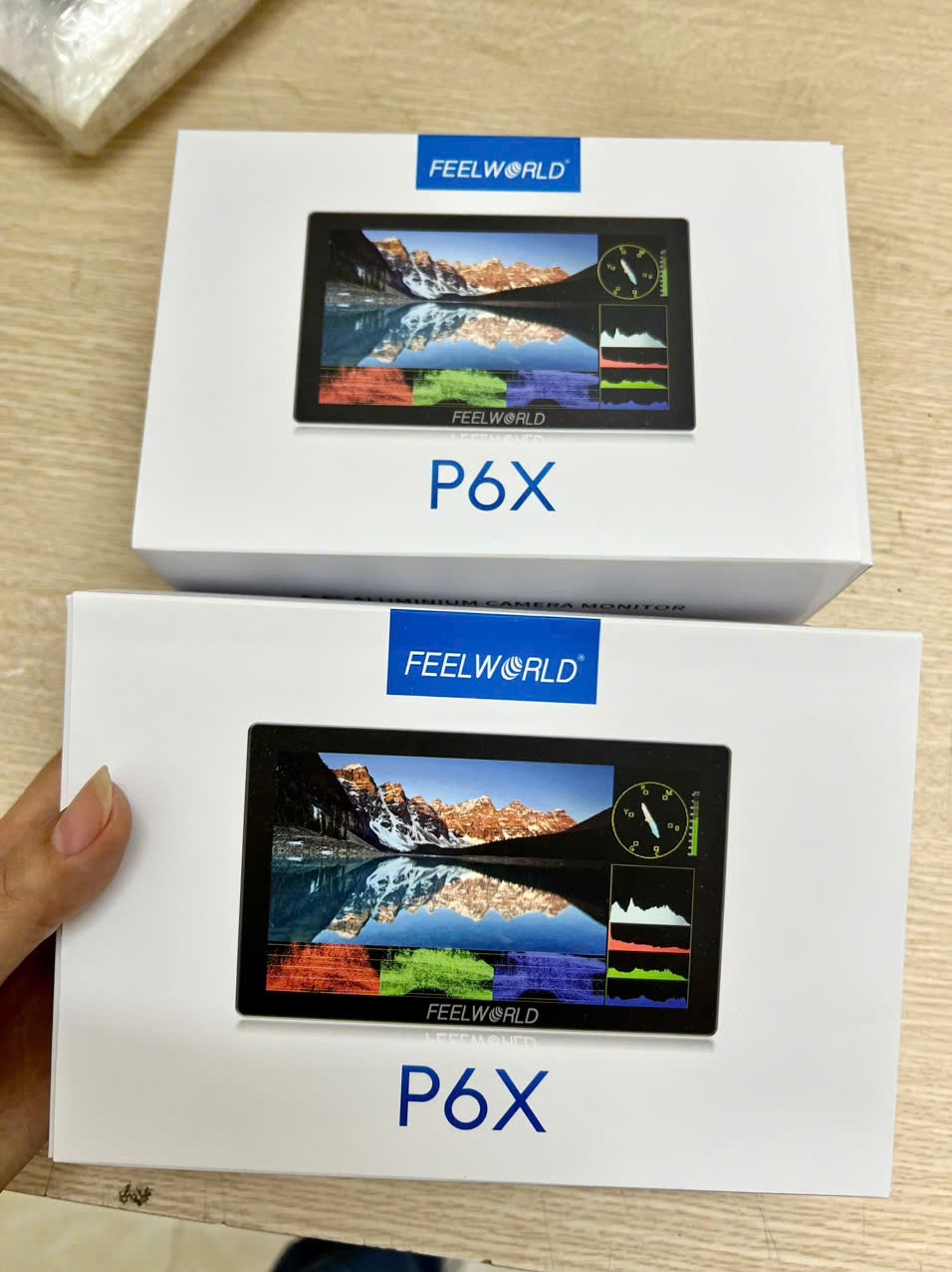 Màn hình Feelworld P6X 5,5 inch cảm ứng HDMI 4K - độ sáng 1000 nit