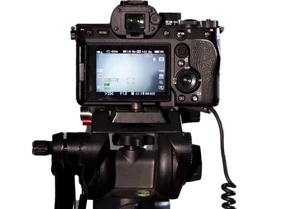 Pin giả Swit DB-FZ100 SONY NP-FZ100 USB-C Dummy Battery