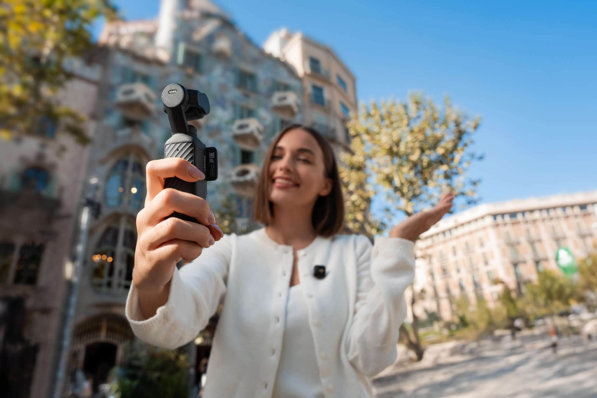 DJI-Pocket-4-Combo-Bao-hanh-chinh-hang-5.jpg?v=1776398876