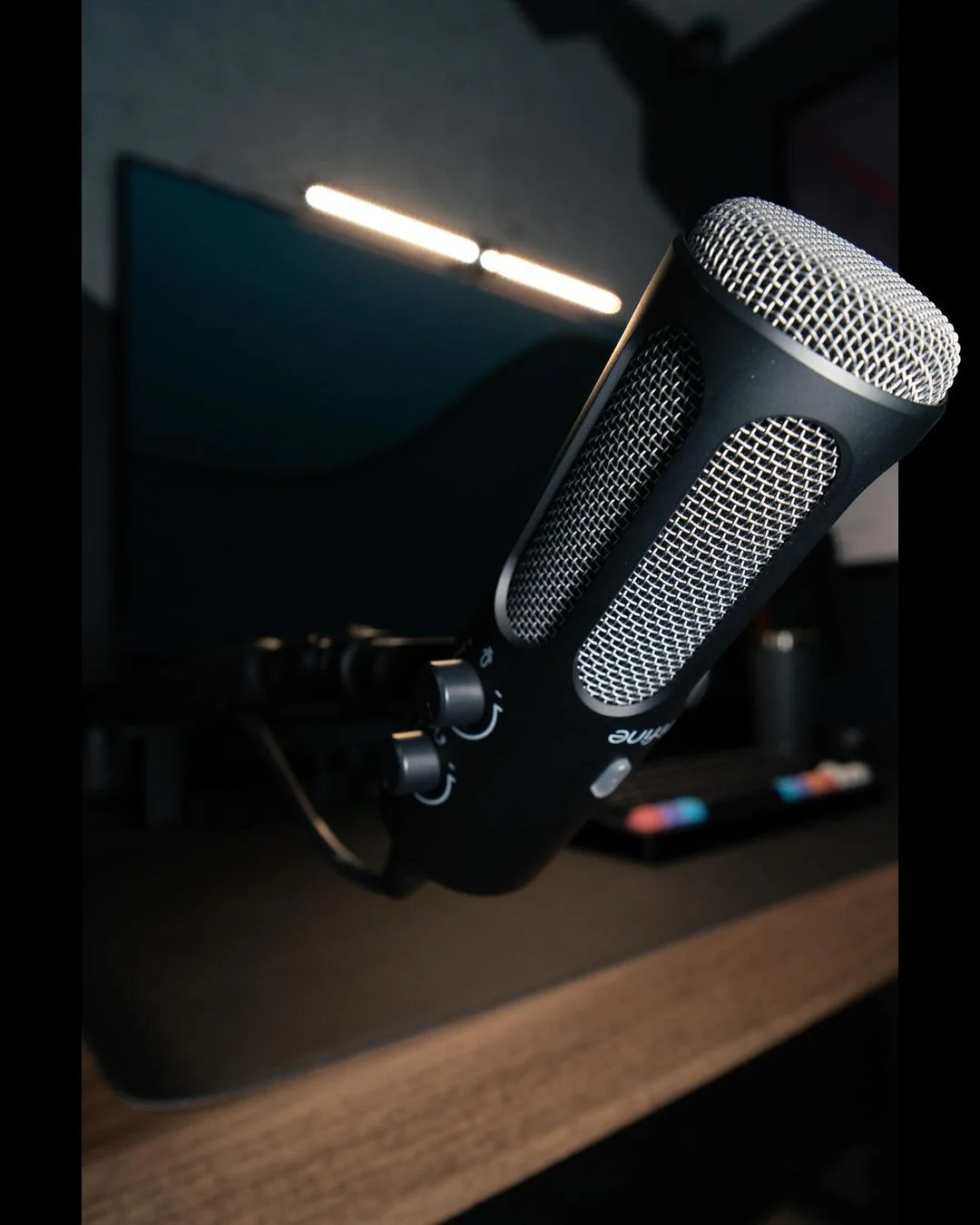 FIFINE-AmpliTank-Tank3-USB-XLR-Dynamic-Microphone-5.webp?v=1774607569