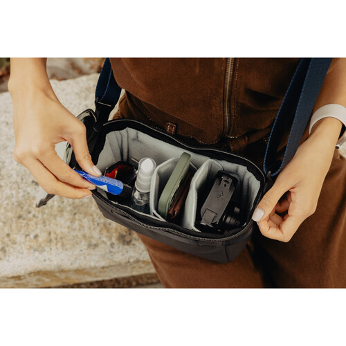 Peak Design Camera Cube V2 (Black, Small)-13.jpg