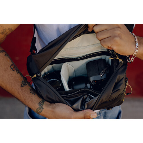 Tui-deo-Peak-Design-Outdoor-Sling-7L-13.jpg?v=1781601672