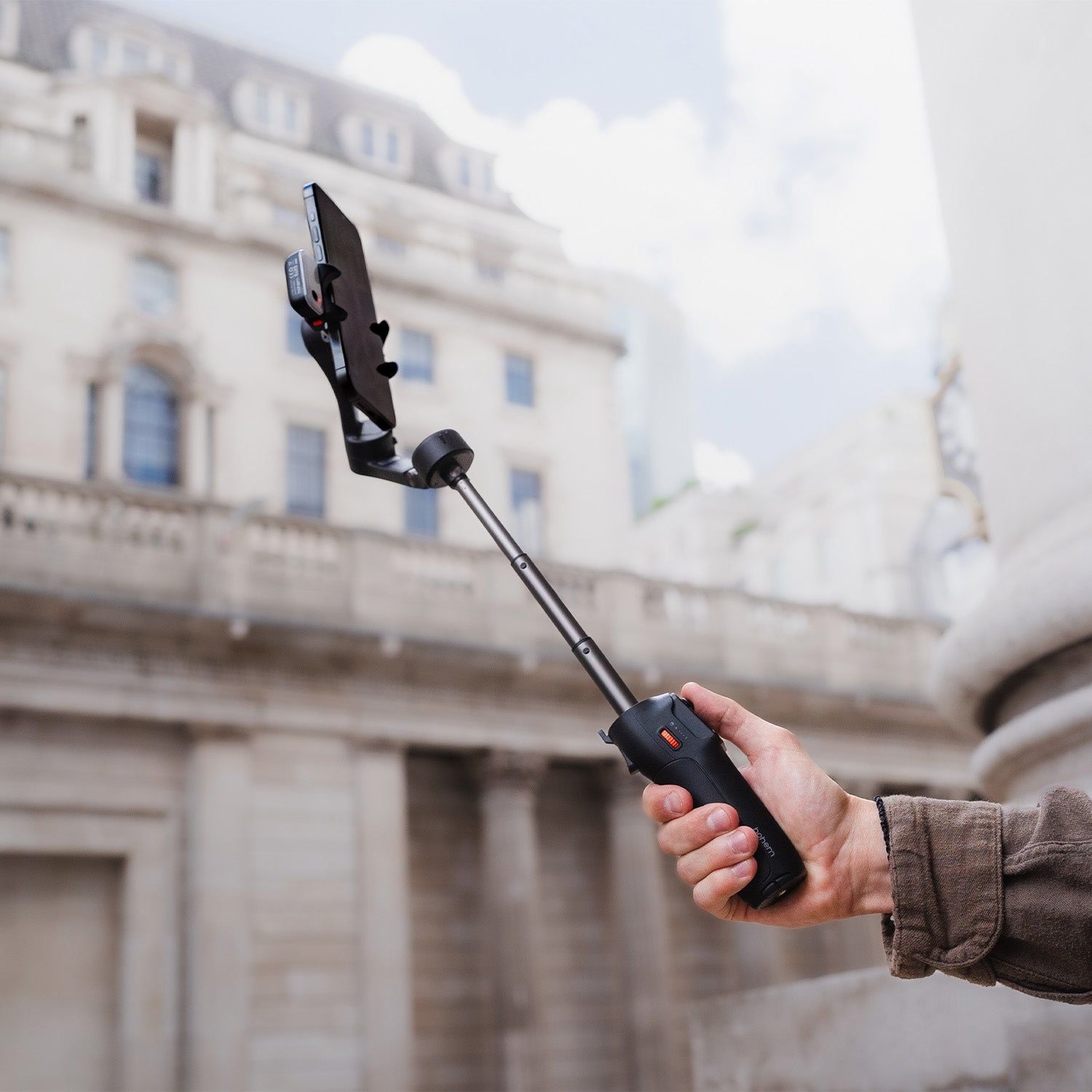 iSteady-V3-Gimbal-Dien-Thoai-Hohem-iSteady-V3-Smartphone-AI-Gimbal-Stabilizer.jpg?v=1775881551