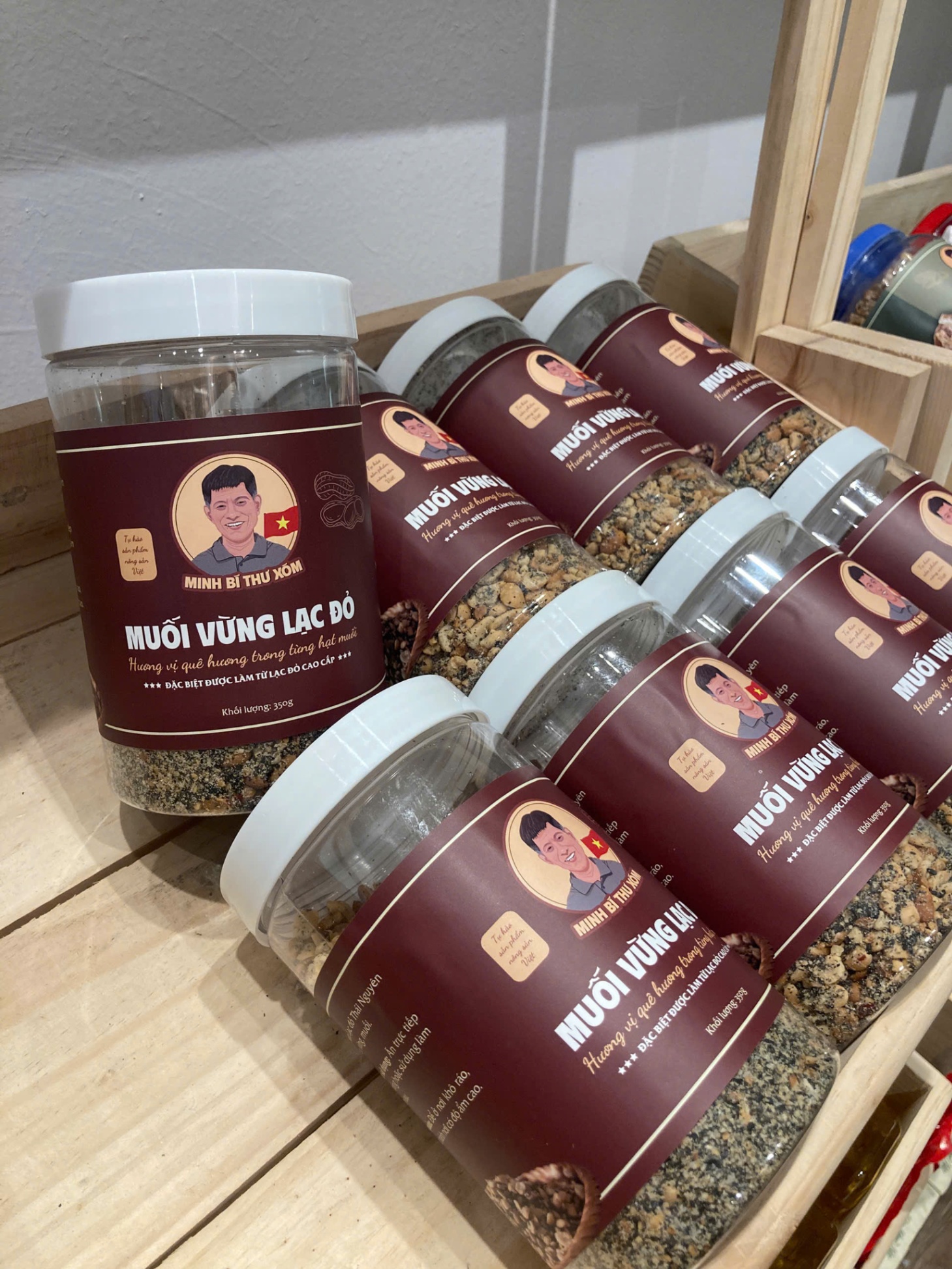 1 hộp muối vừng lạc đỏ 350gr