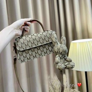TÚI DẠ CHỮ M XÁCH TAY KÈM MÓC THỎ - Nâu