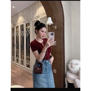 ÁO ZIP CỔ TRÒN CÁI CÚC THÊU NGỰA - Đỏ
