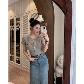 ÁO ZIP CỔ TRÒN CÁI CÚC THÊU NGỰA - Nâu