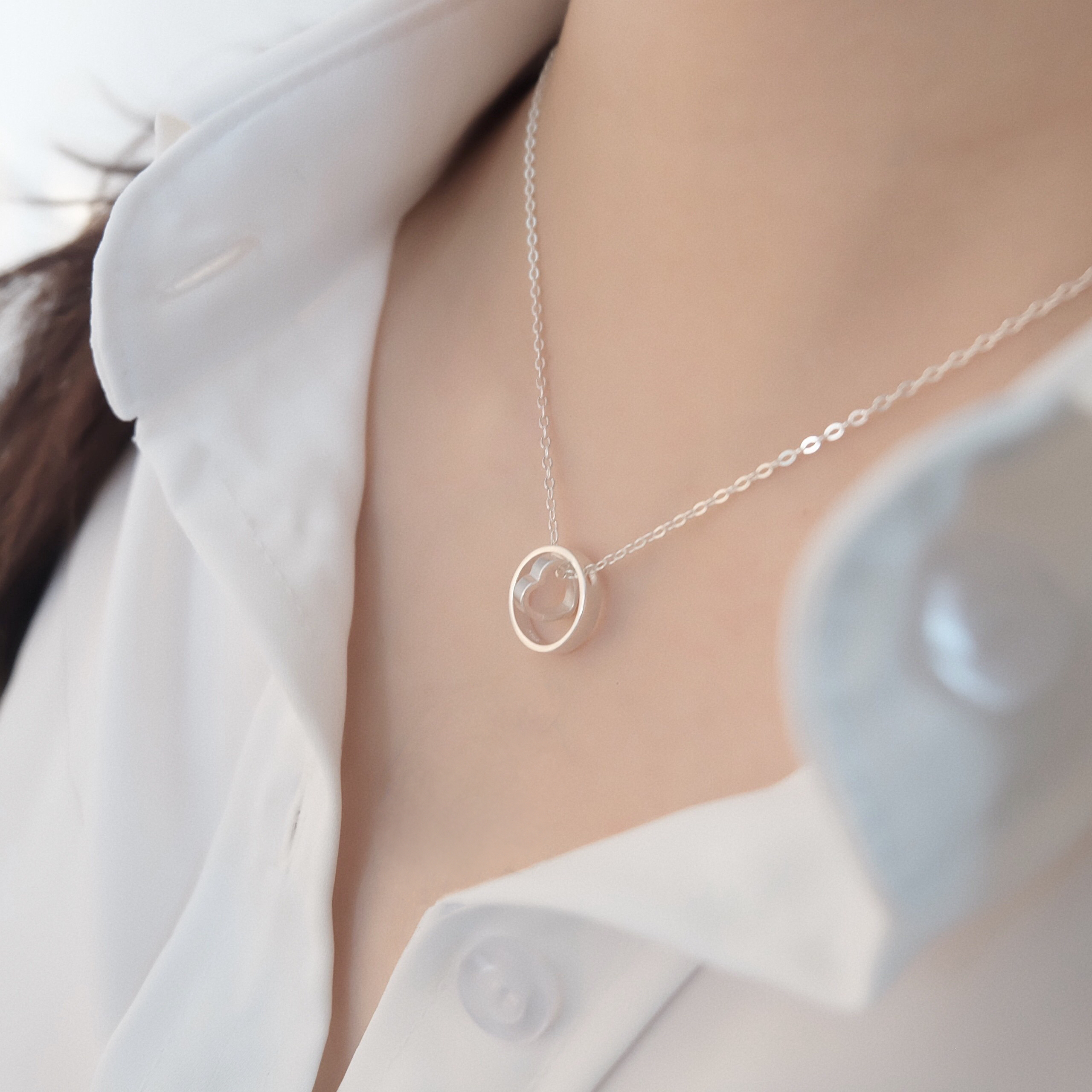 HEART IN CIRCLE NECK BIVC350