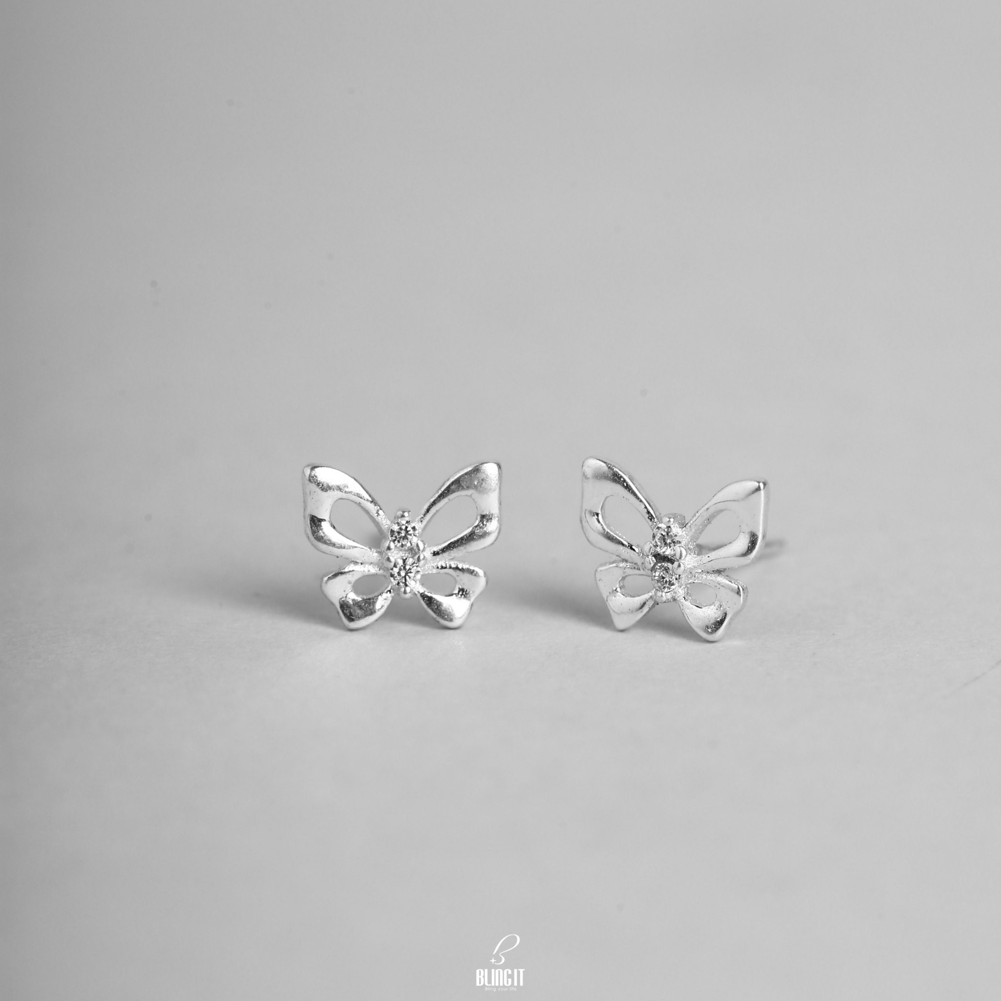 X - Butterfly ear bibt667