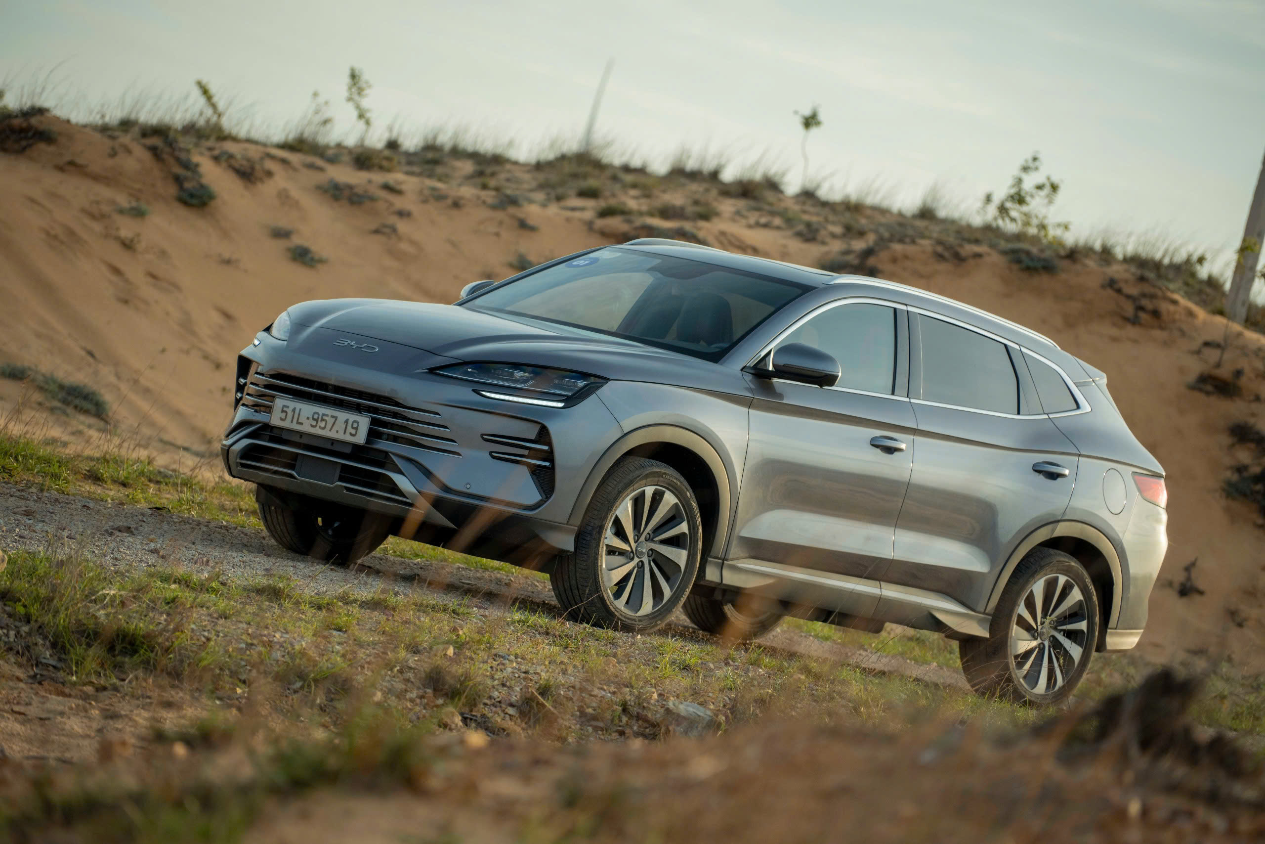 BYD-Sealion-6-cham-moc-1-795-1-km-khi-day-xang-va-pin_z6690258329904_f1eeae8d470d117fd6be31ba25a0435c.jpg