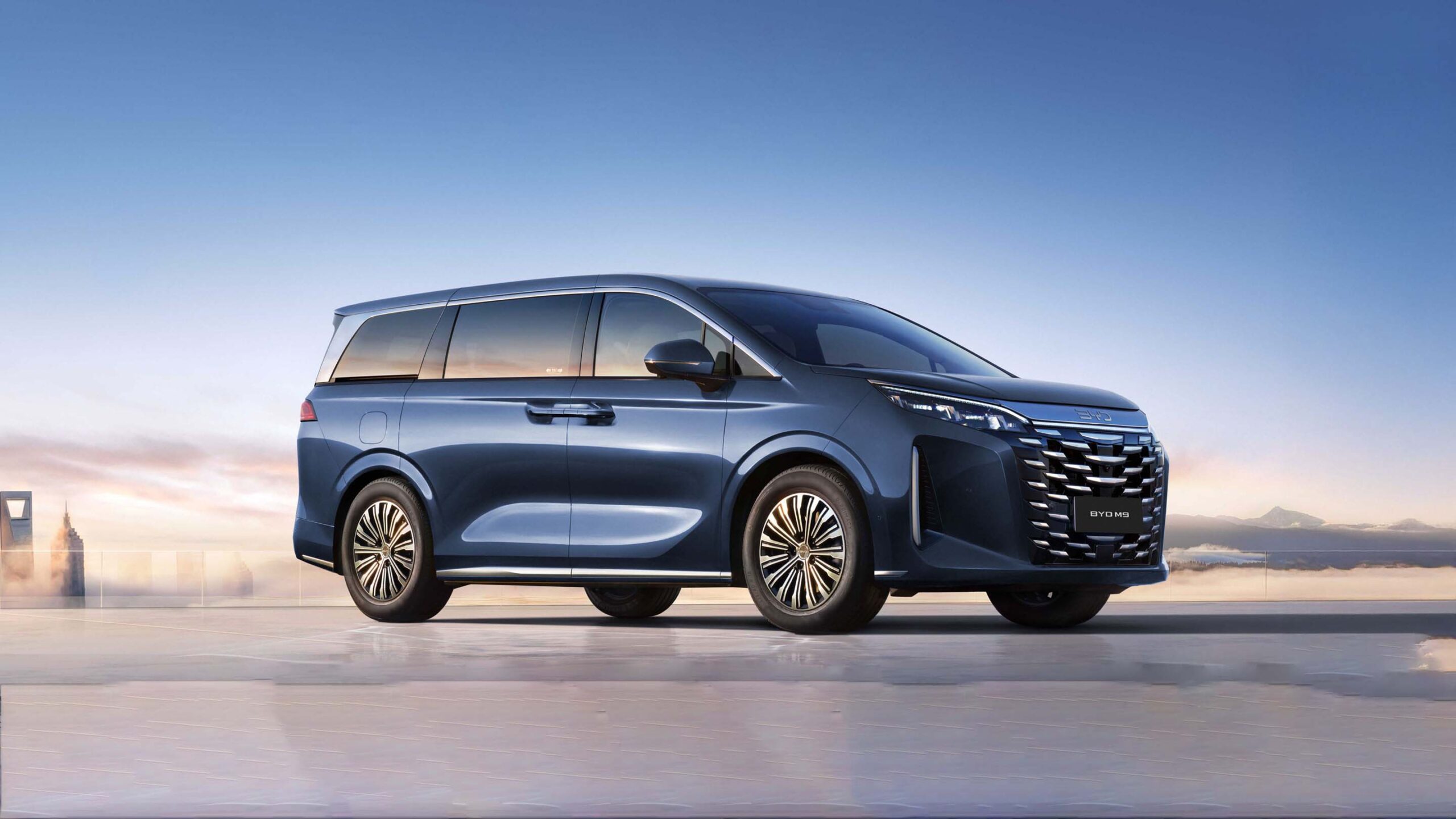 BYD-VIET-NAM-CHINH-THUC-GIOI-THIEU-MAU-XE-BYD-M9-HOAN-TOAN-MOI_M9-PRODUCT-BANNER-PC-1-scaled-1.jpg