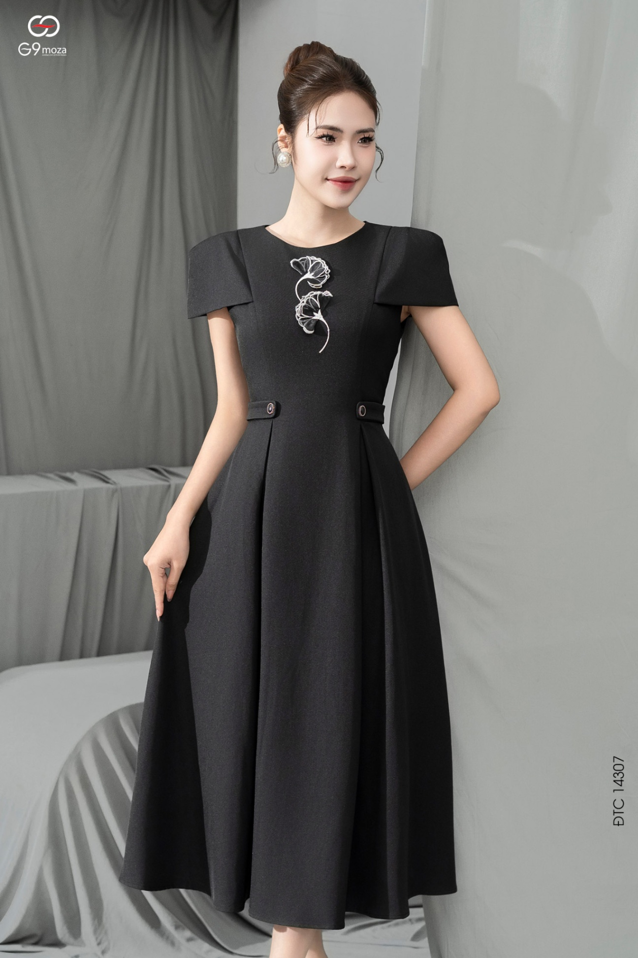 Đầm tay kếp đính hoa 3D 25S16ĐTCX14307-1