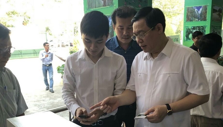 Phó Thủ Tướng Vương Đình Huệ thăm công ty Lazico