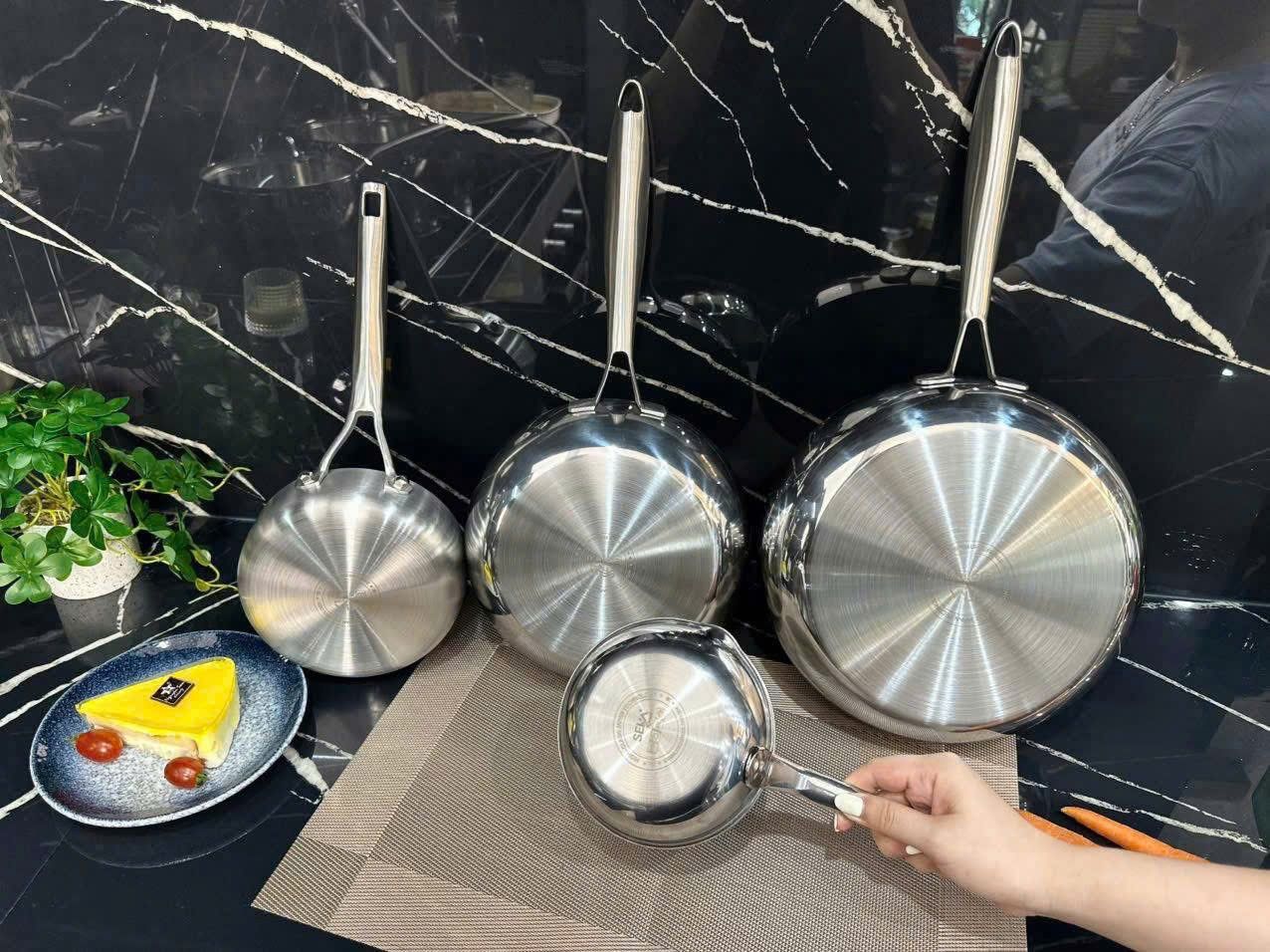 Chảo chống dính tự thân seka nhật bản