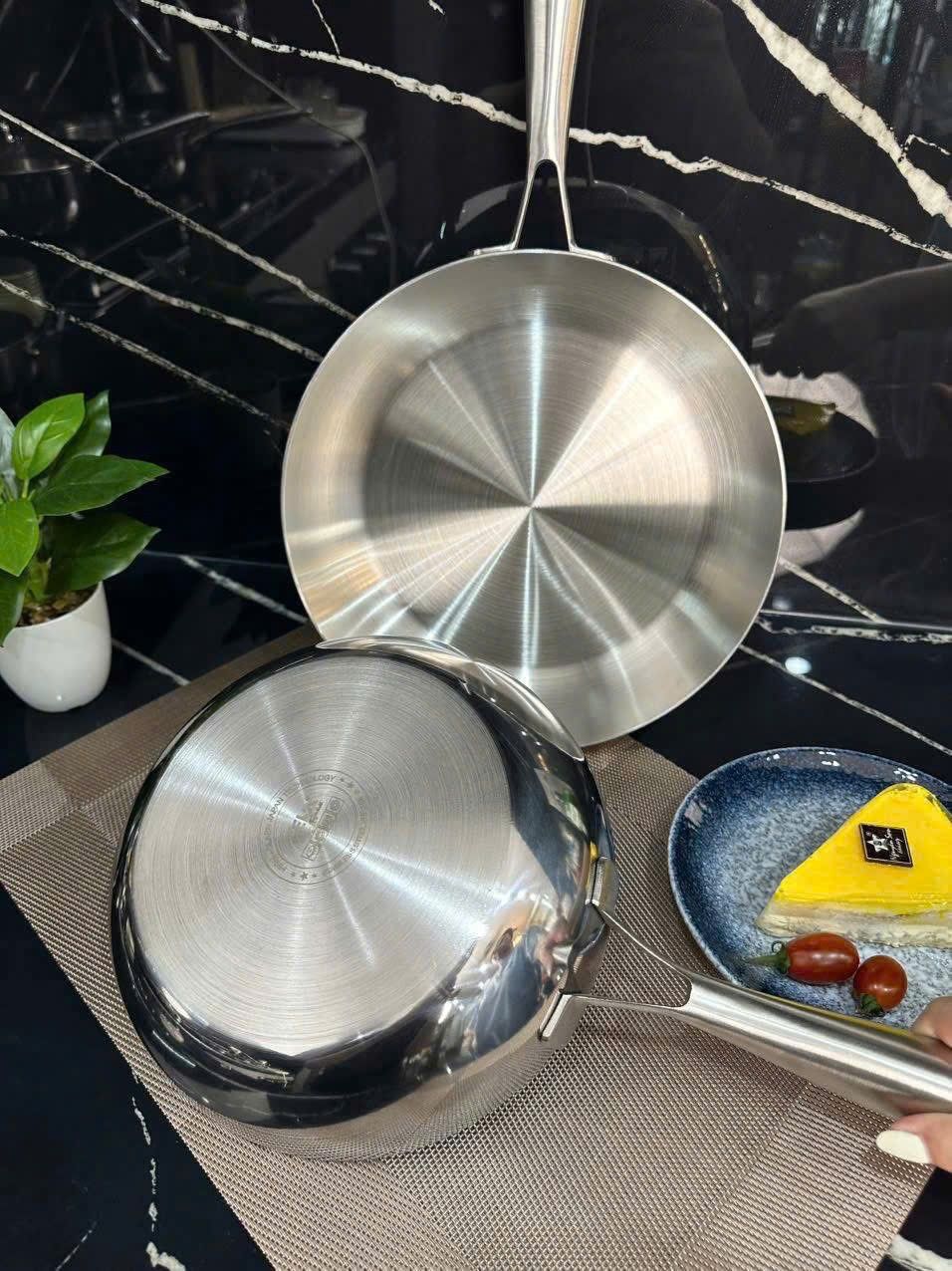 Chảo chống dính tự thân seka nhật bản