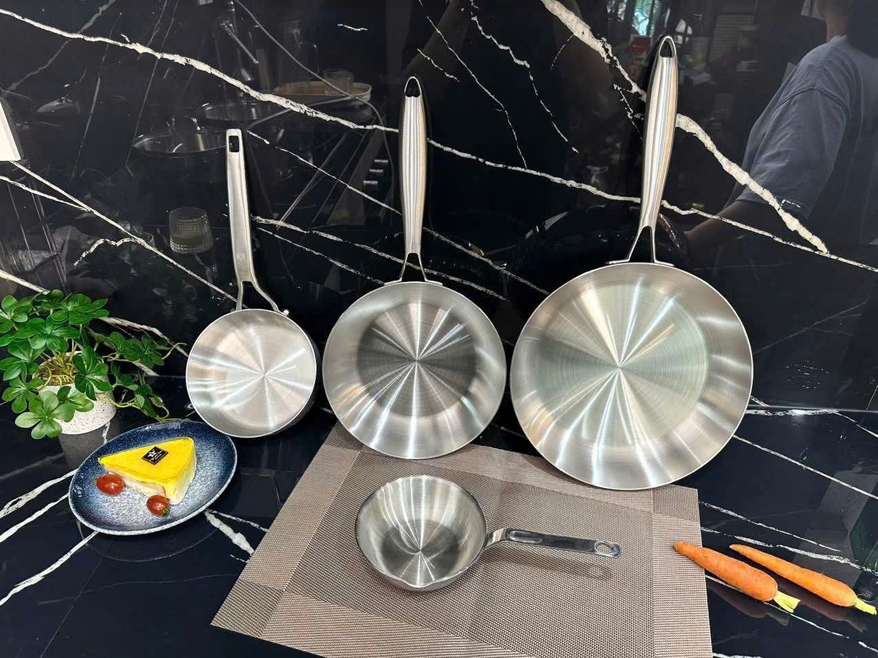 Chảo chống dính tự thân seka nhật bản