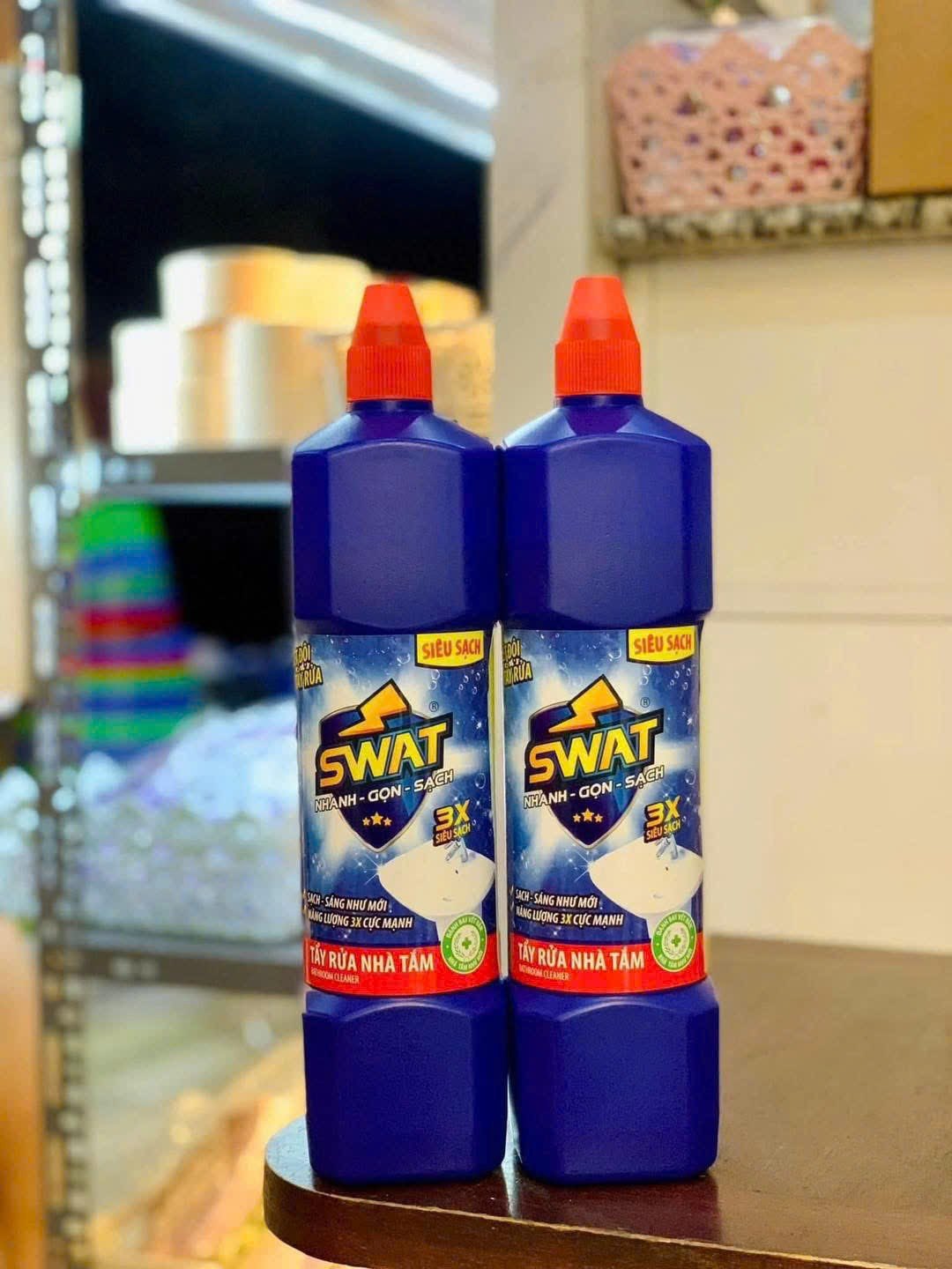 Tẩy rửa bồn cầu swat