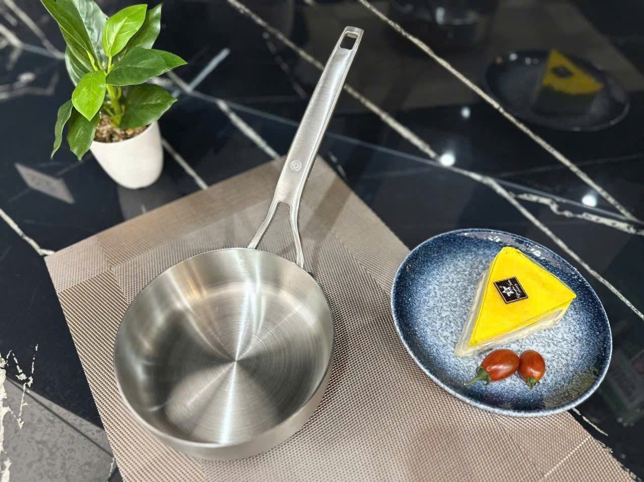 Chảo chống dính tự thân seka nhật bản