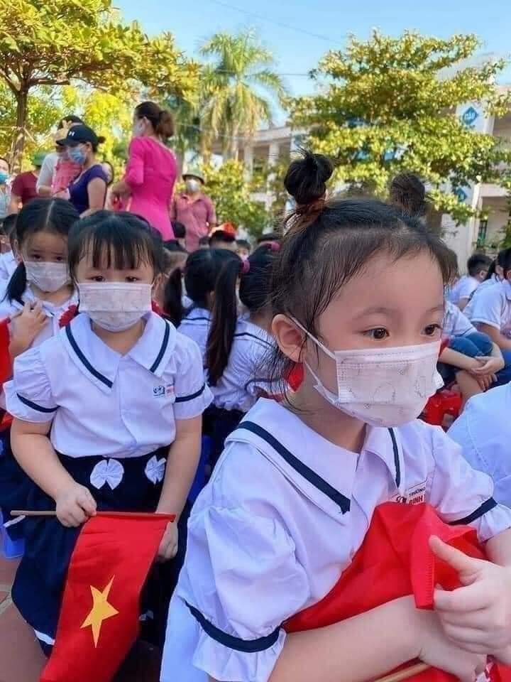 Khẩu trang ý tế bé