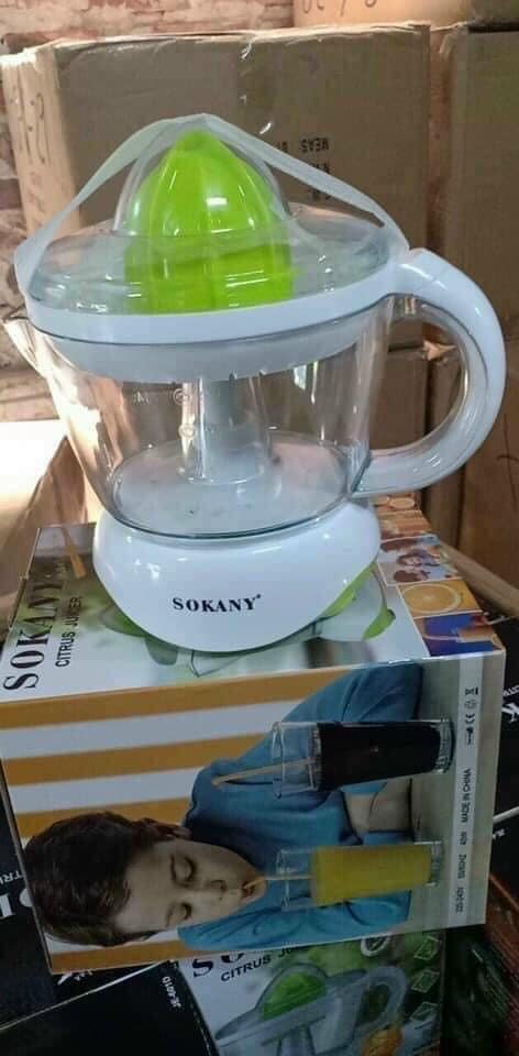 Vắt cam điện Sokany đen đắt