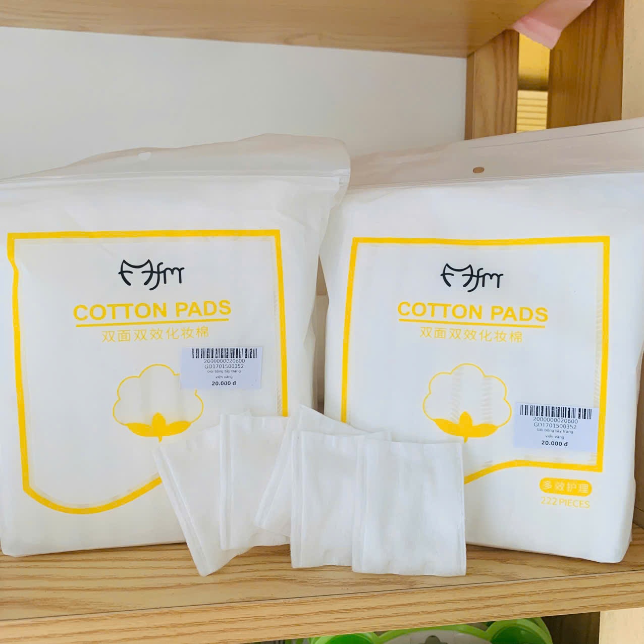 Gói bông tẩy trang viền vàng