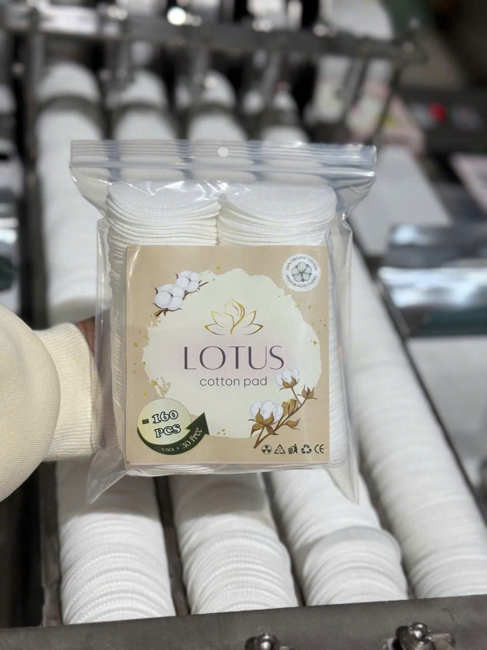 Bông tt Lotus 160 miếng