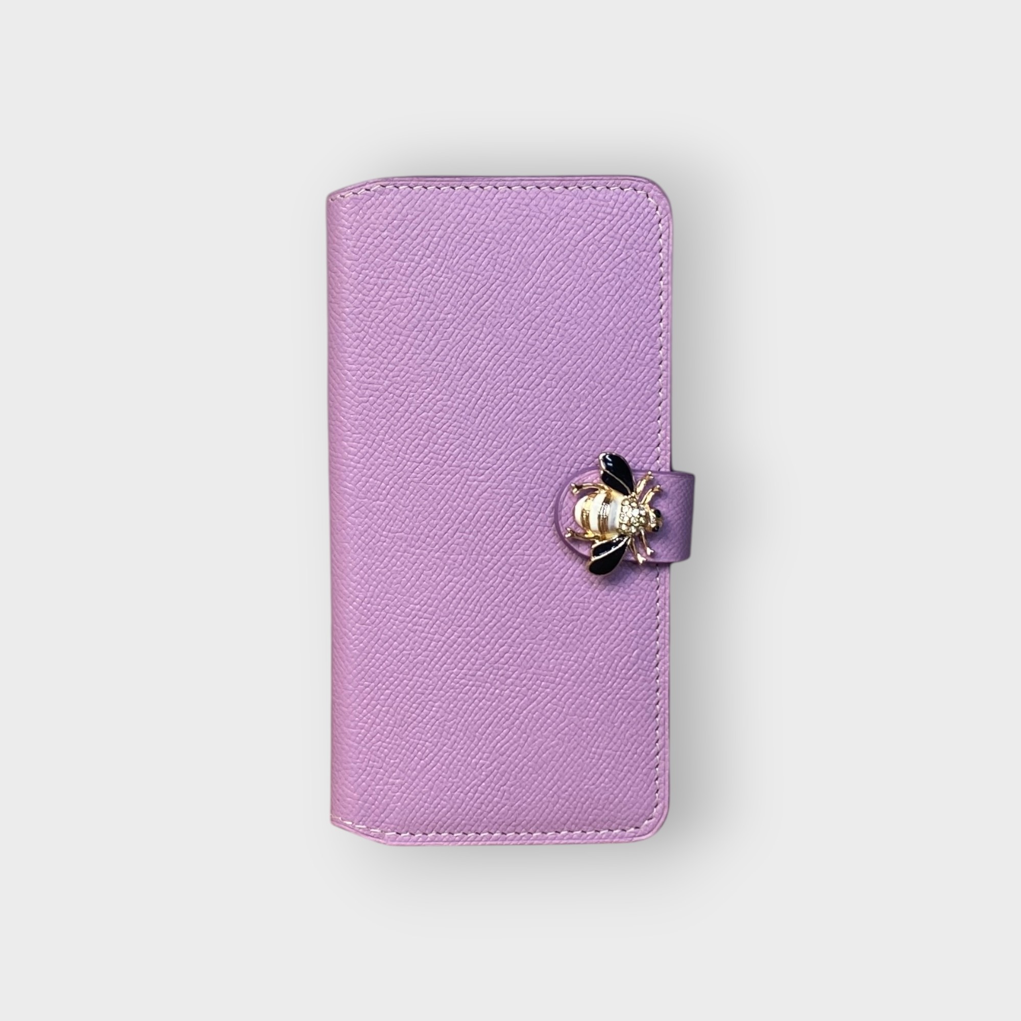 LS0384 - Bao da thủ công viền đen Flip cài charm ong - Epsom - E22 Tím nhạt - 14 Promax