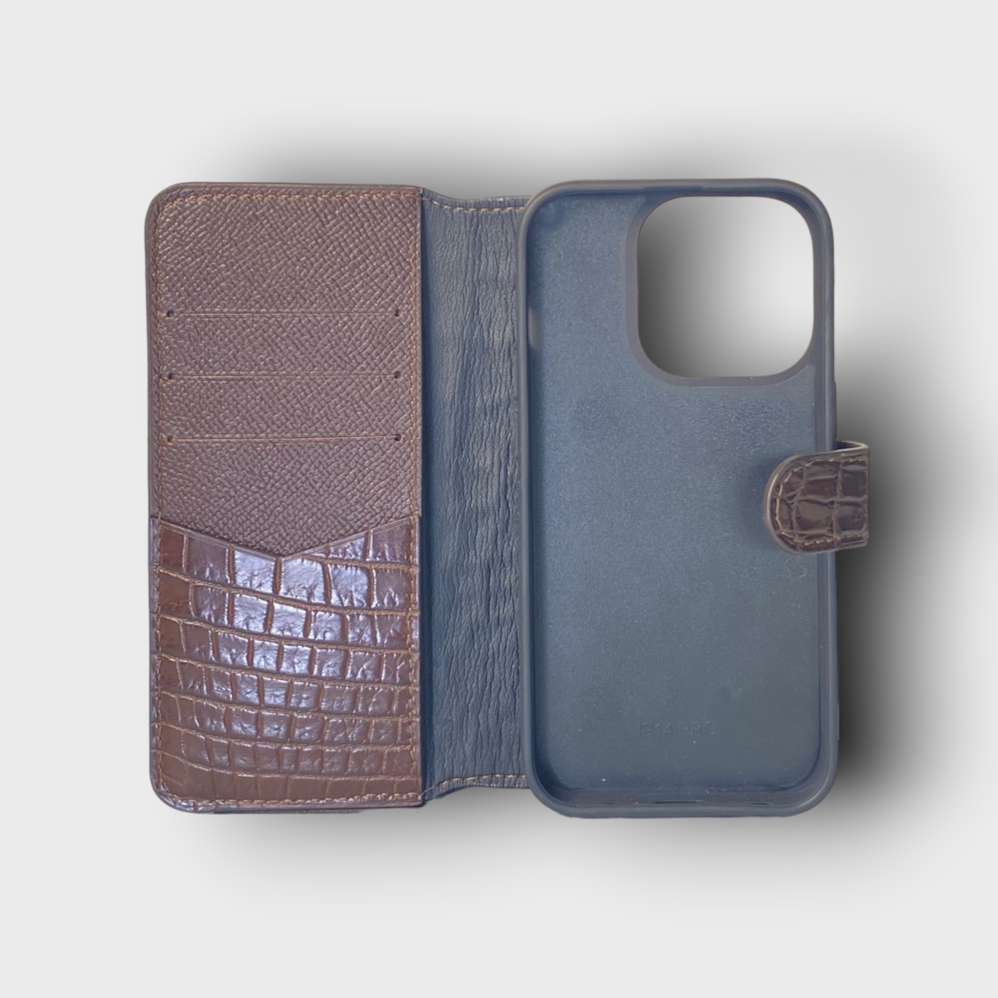 LS0775 - Bao da thủ công viền đen Flip quai cài - Cá sấu - CS4 Nâu cafe - 14 Pro