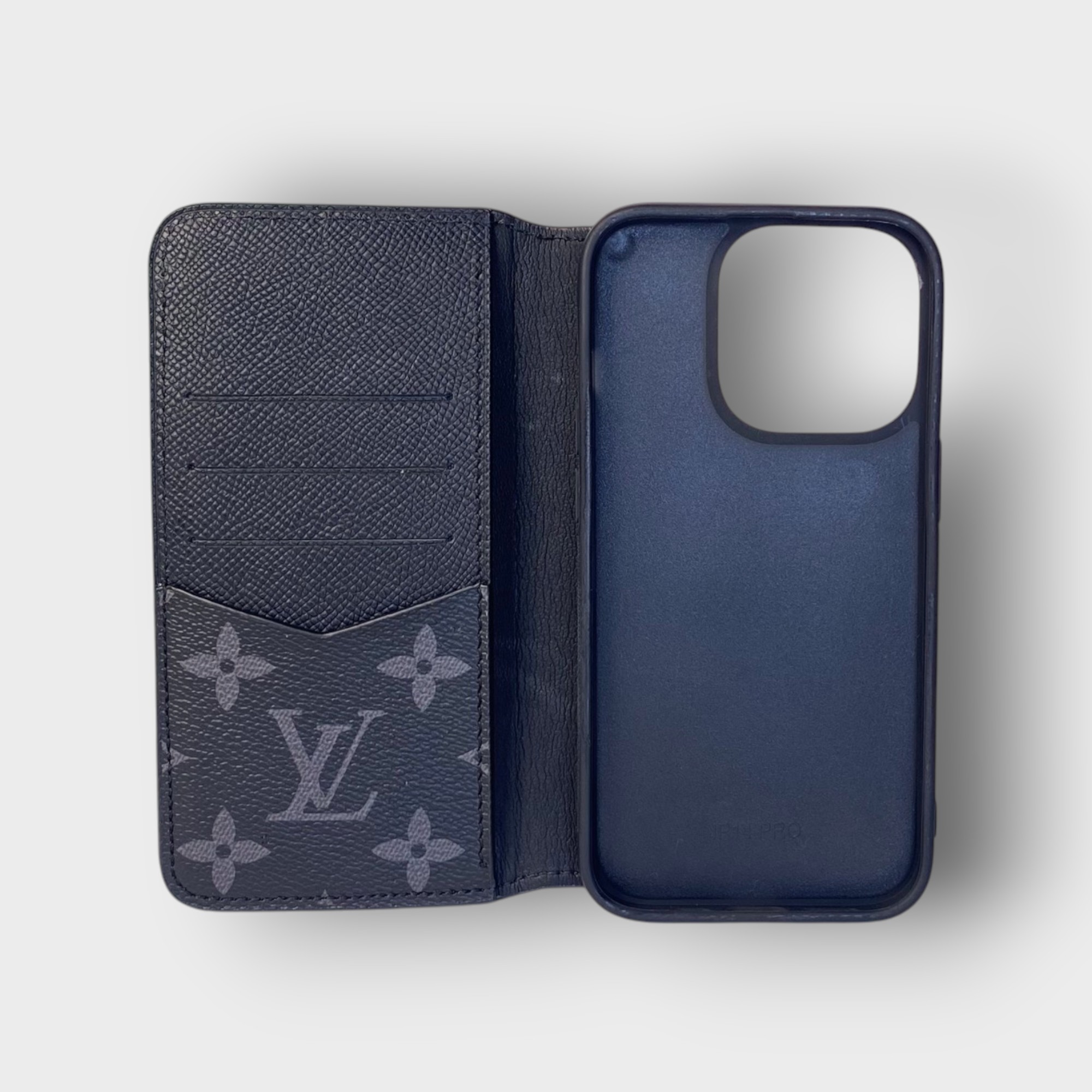 LS0790 - Bao da thủ công viền đen Flip - LV - LV chữ trắng - 14 Pro
