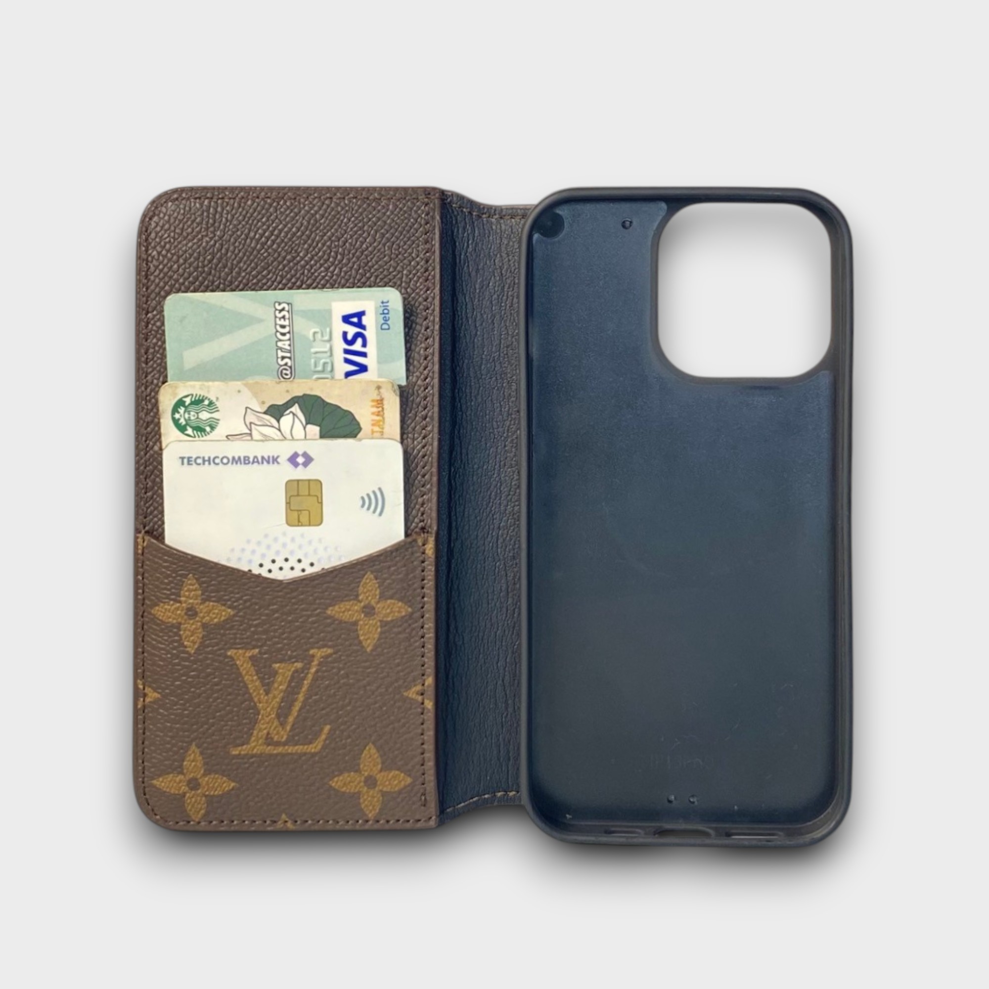LS0880 - Bao da thủ công viền đen Flip - LV - LV2 Chữ nâu - 13 Pro