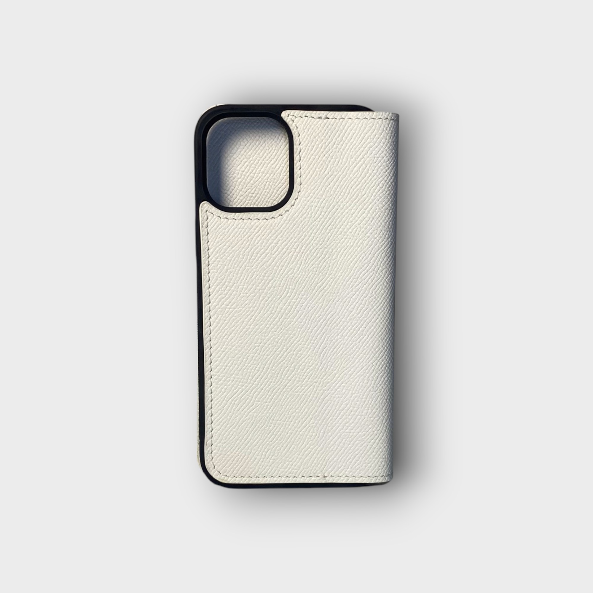 LS0926 - Bao da thủ công viền đen Flip - Epsom - E20 Trắng - 12/ 12Pro