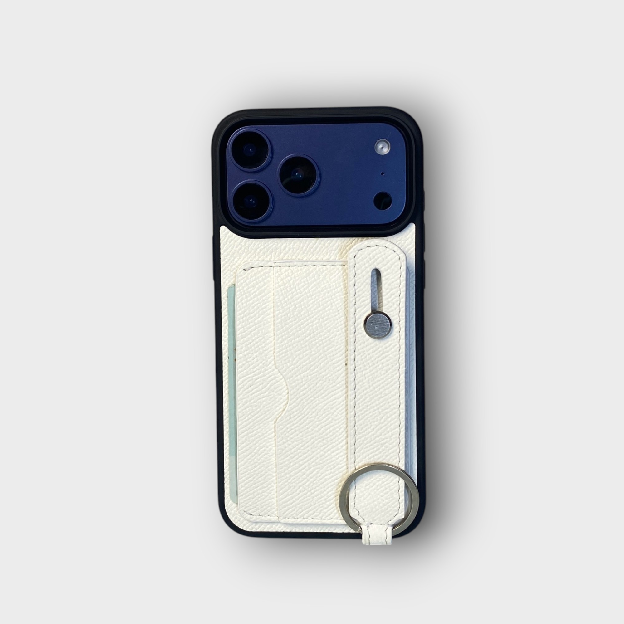 LS0947 - Ốp da thủ công viền đen 2 khe thẻ handstrap kèm dây đeo - Epsom - E20 Trắng - 17 Promax