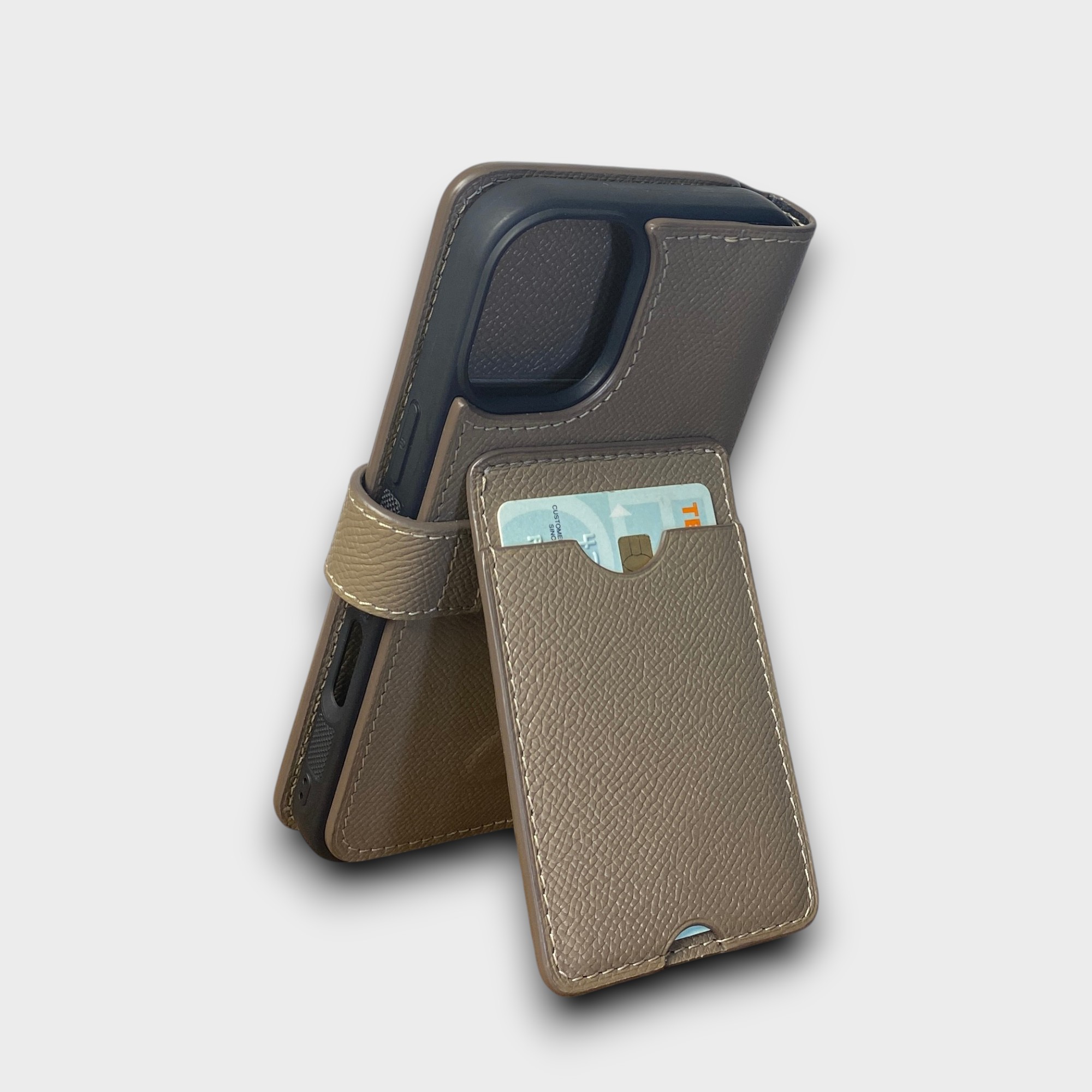 LS1446 - Bao da thủ công viền đen Flip kèm Kane khe thẻ dọc dựng quai cài kèm dây đeo - Epsom - E15 Nâu tây - 16 Plus
