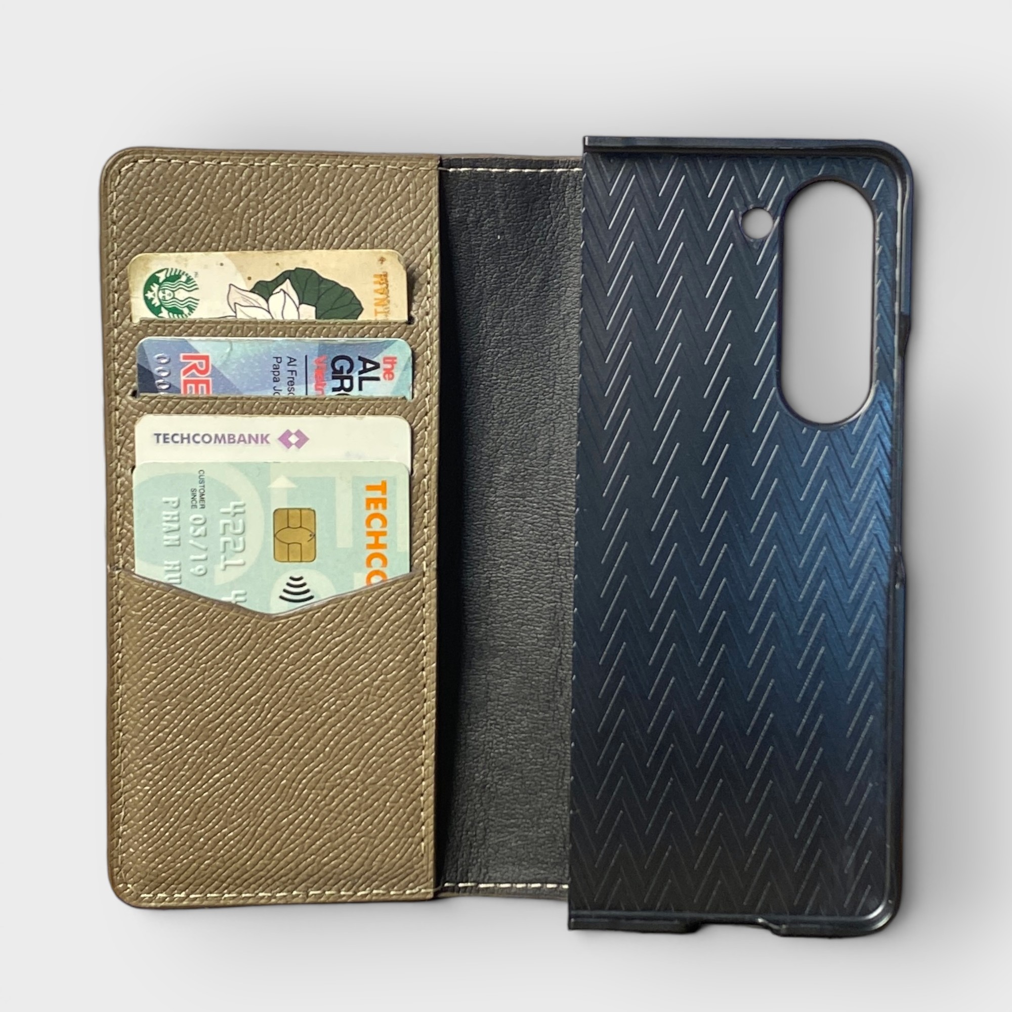 LS1492 - Bao da thủ công viền đen Flip - Epsom - E15 Nâu tây - Z Fold 5