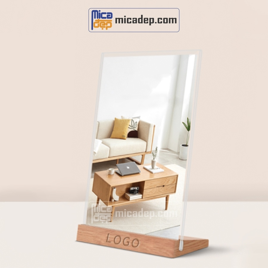 Địa chỉ cung cấp standee mica để bàn đế gỗ uy tín TP.HCM