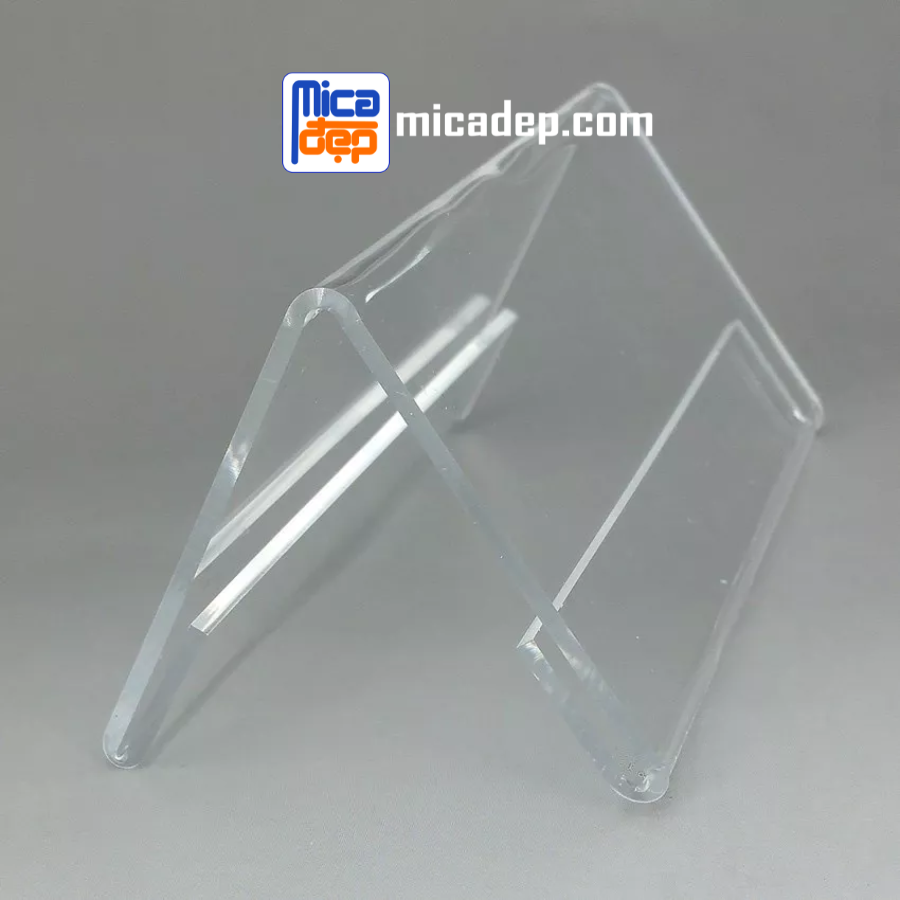 Biển chức danh mica chữ A trong hội chợ