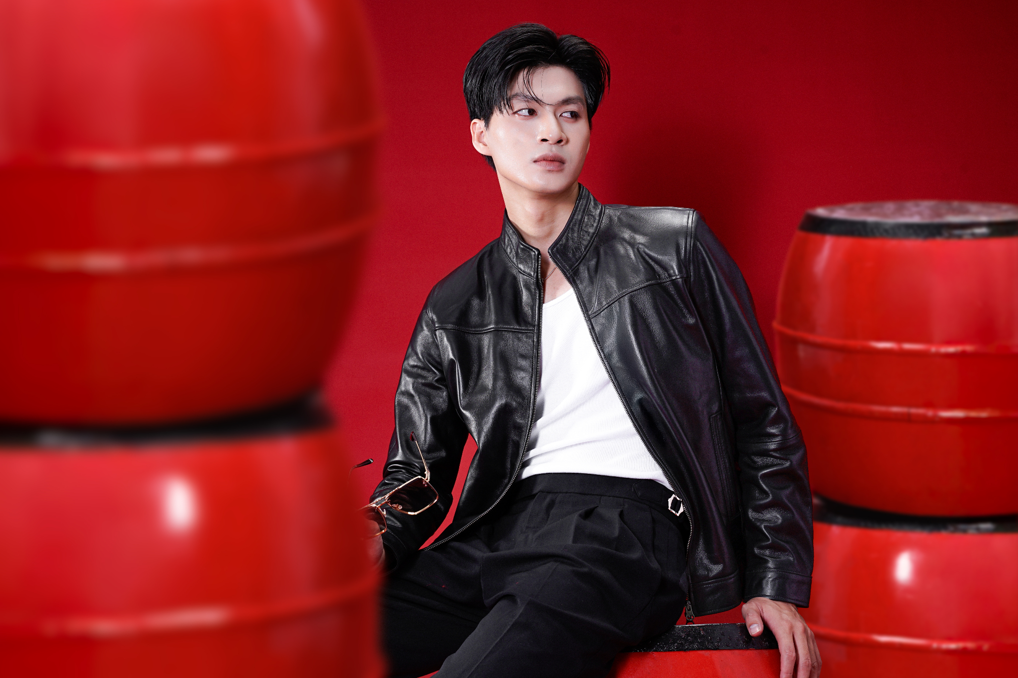 RED-ELEGANCE-Thuong-Vi-Thu-2.jpg