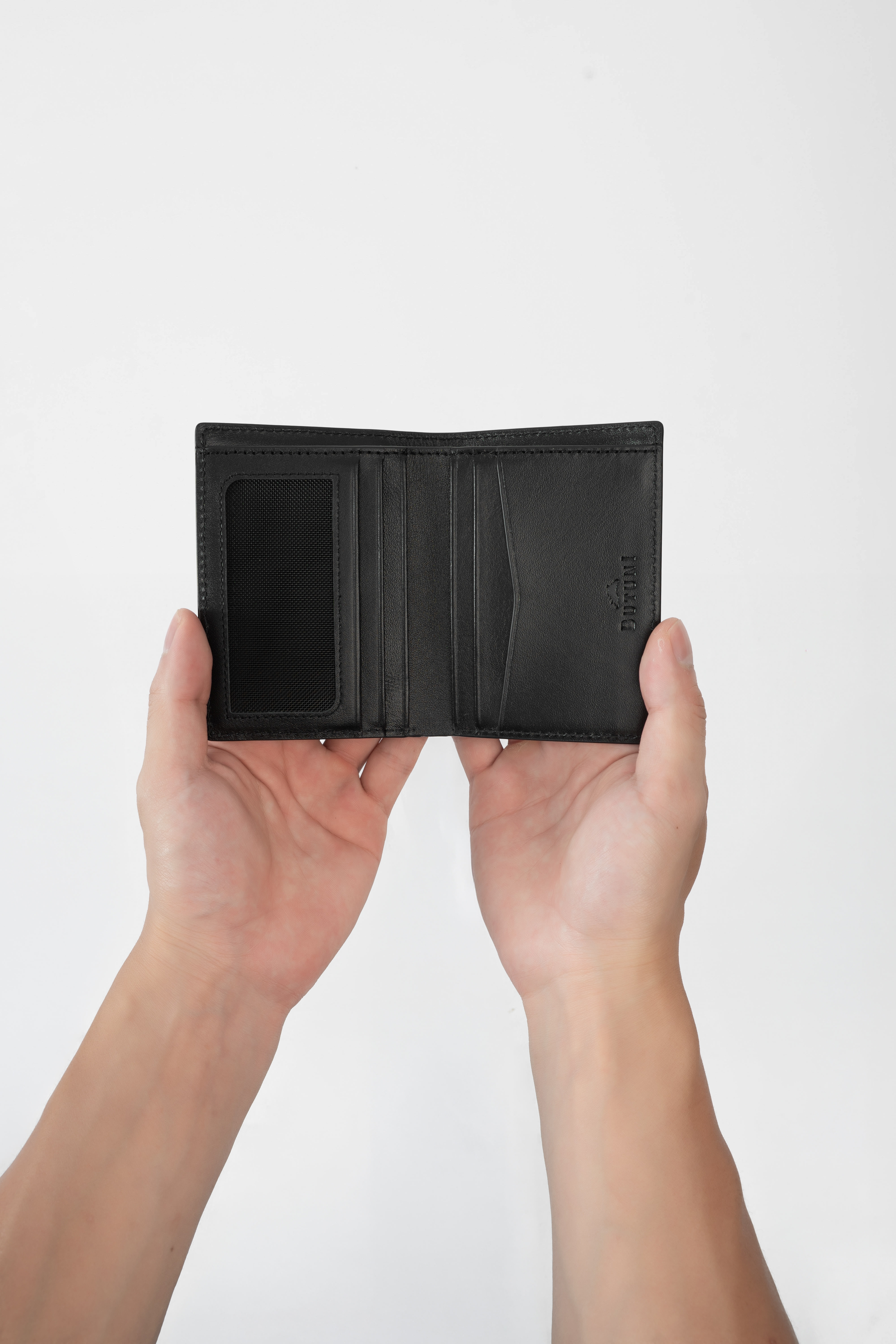 Como Nappa Bifold Wallet - Black