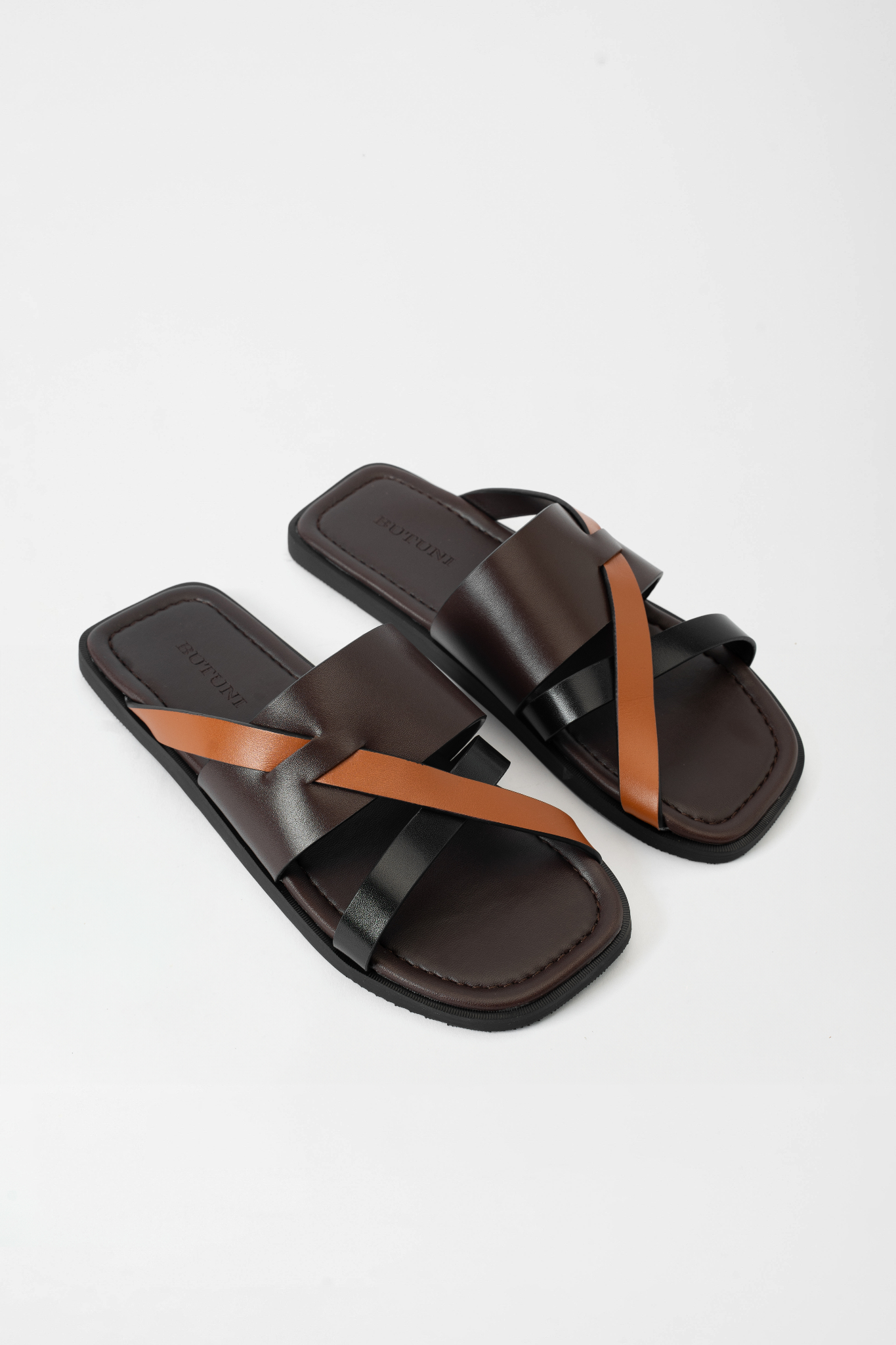 Lyon S Interlocking Slippers - Brown