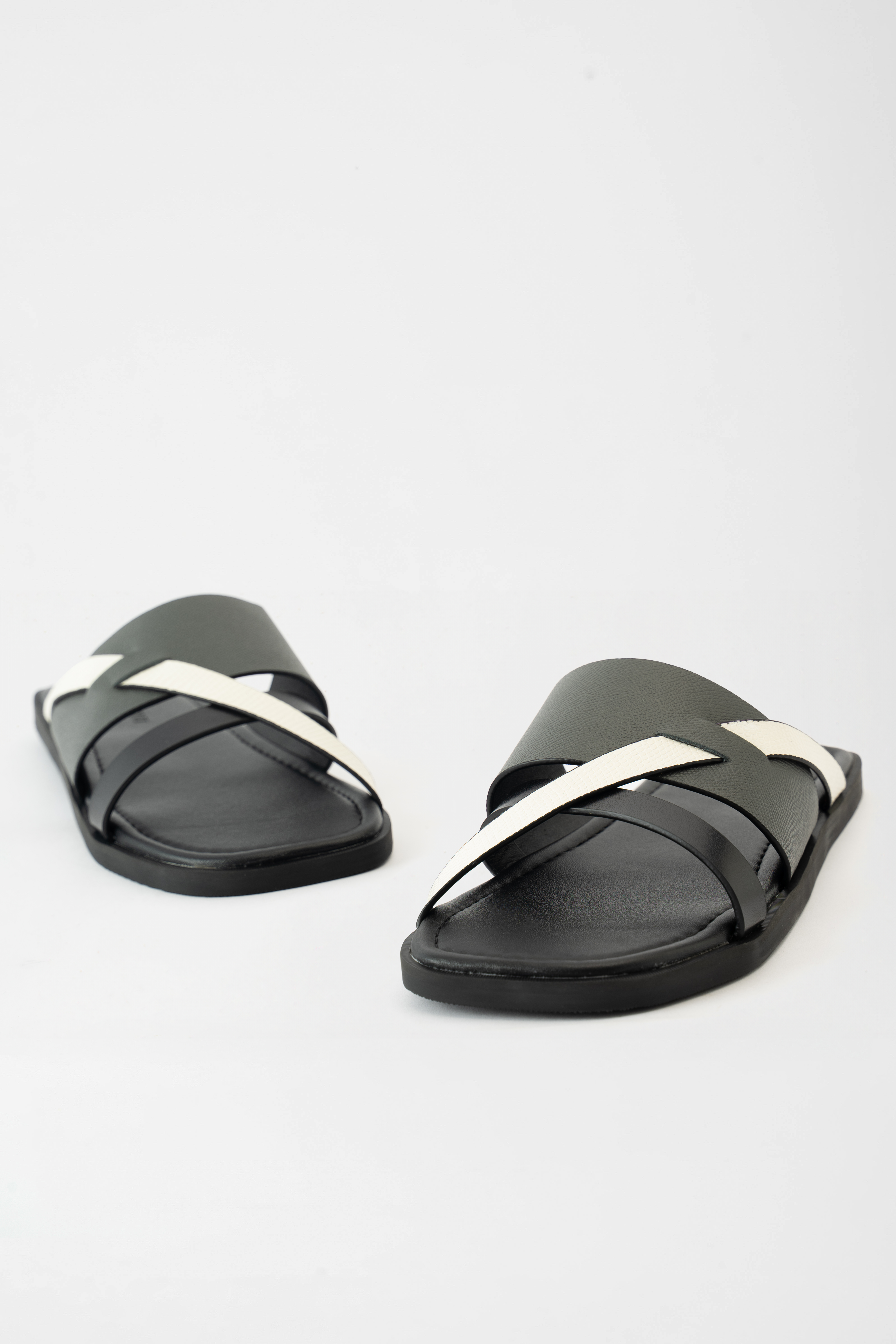 Lyon S Interlocking Slippers - Grey