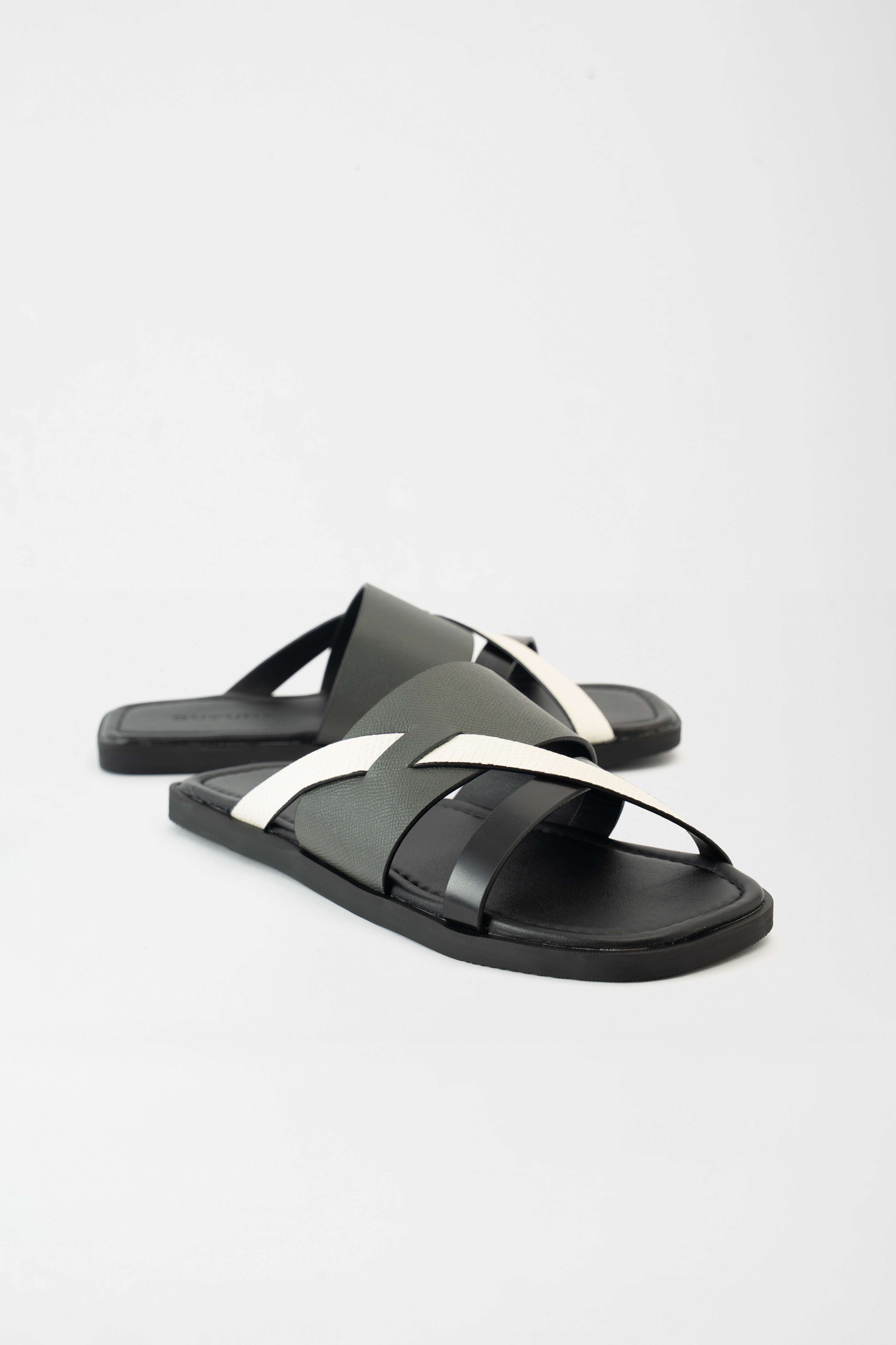Lyon S Interlocking Slippers - Grey
