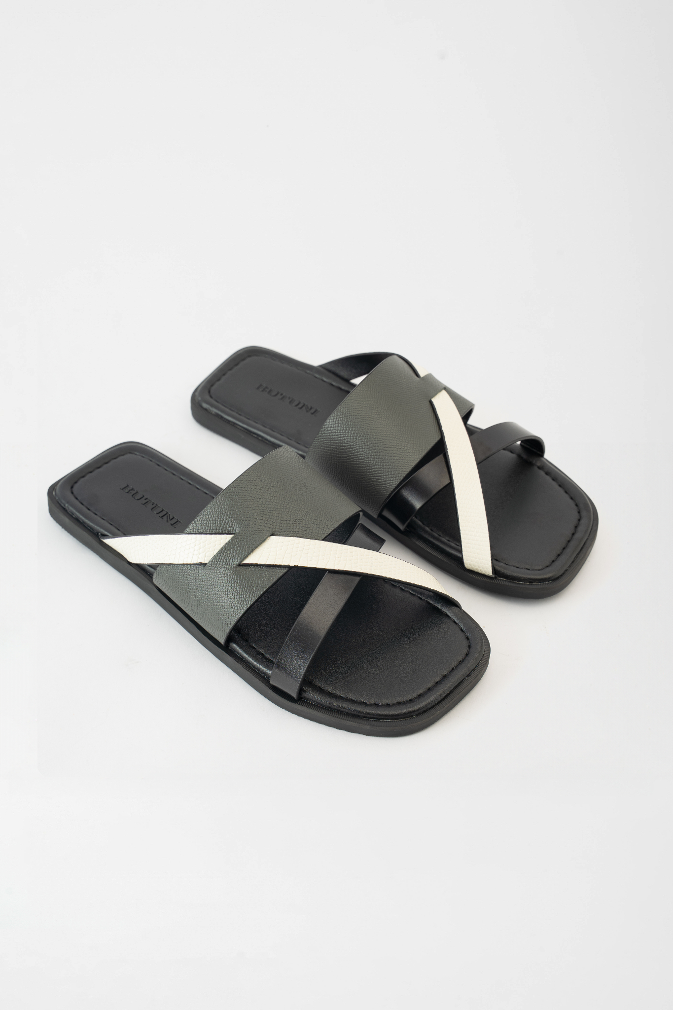 Lyon S Interlocking Slippers - Grey