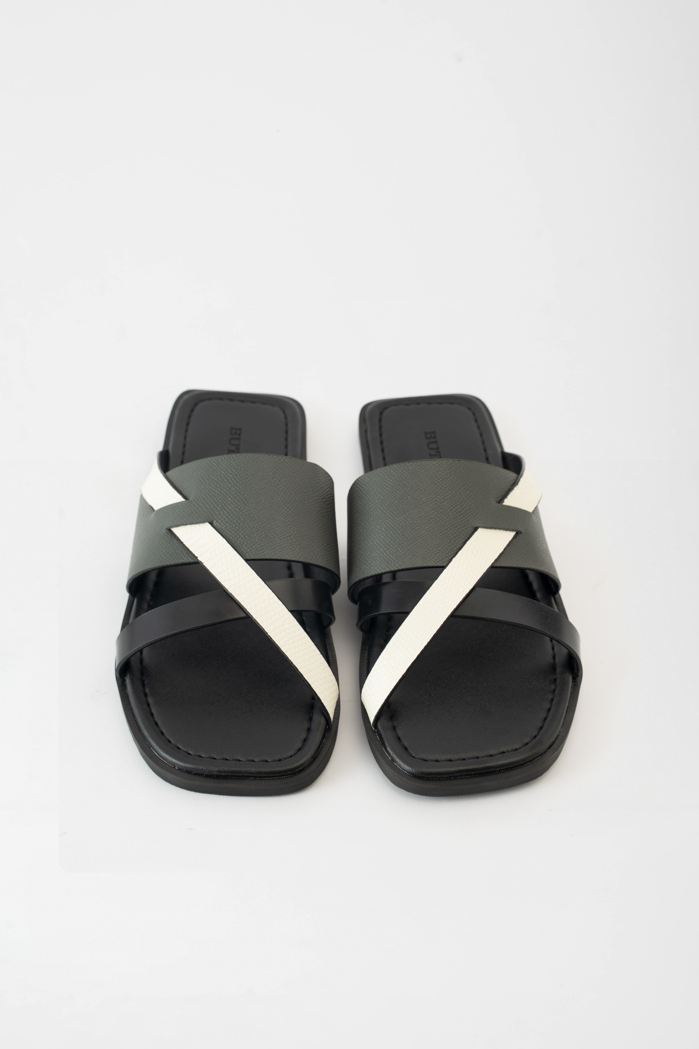 Lyon S Interlocking Slippers - Grey
