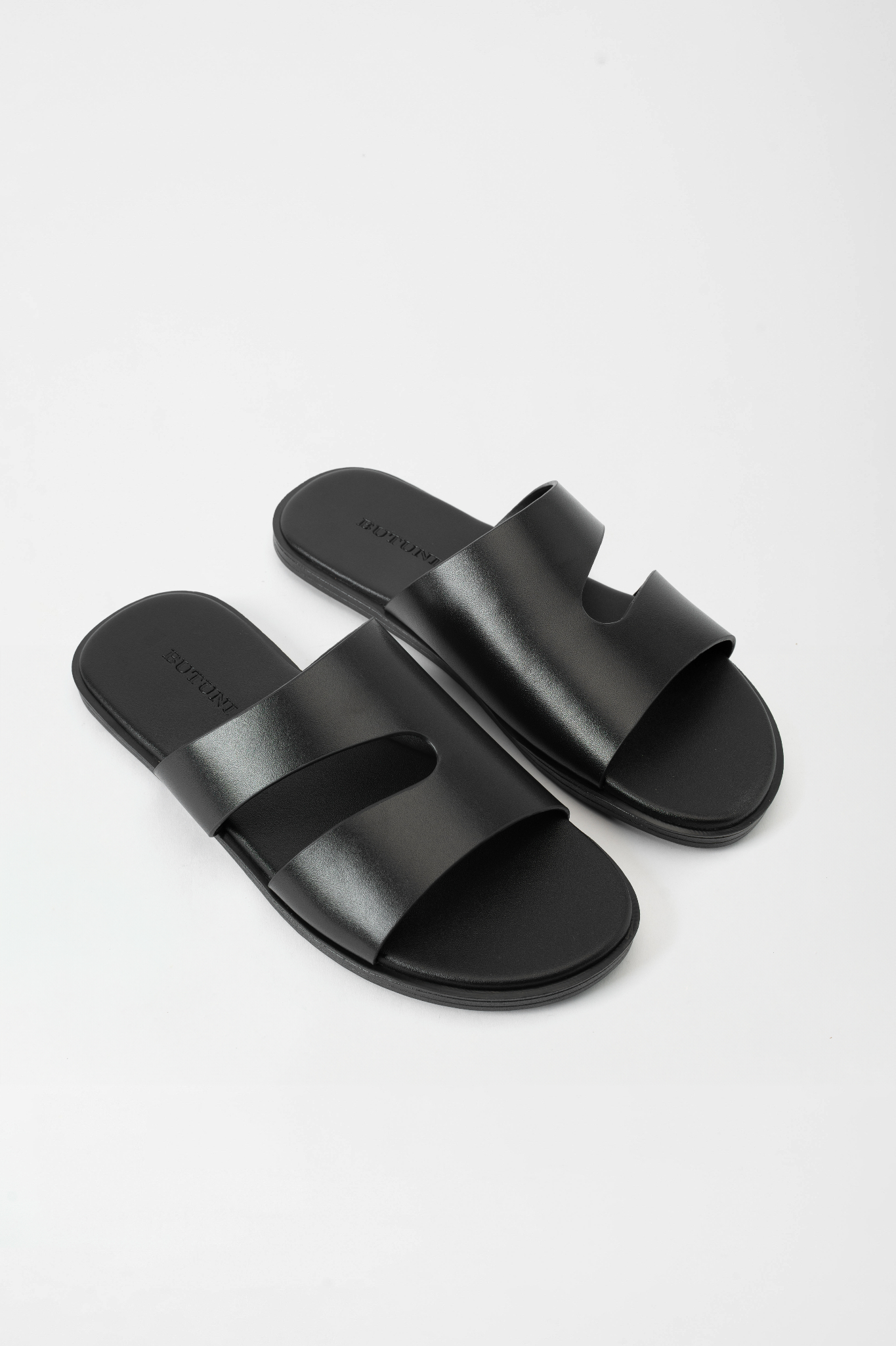 Noble S Cut-out Slippers - Black