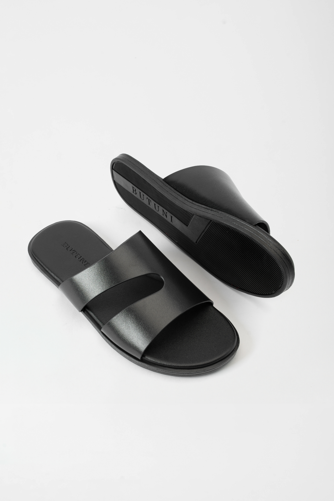 Noble S Cut-out Slippers - Black